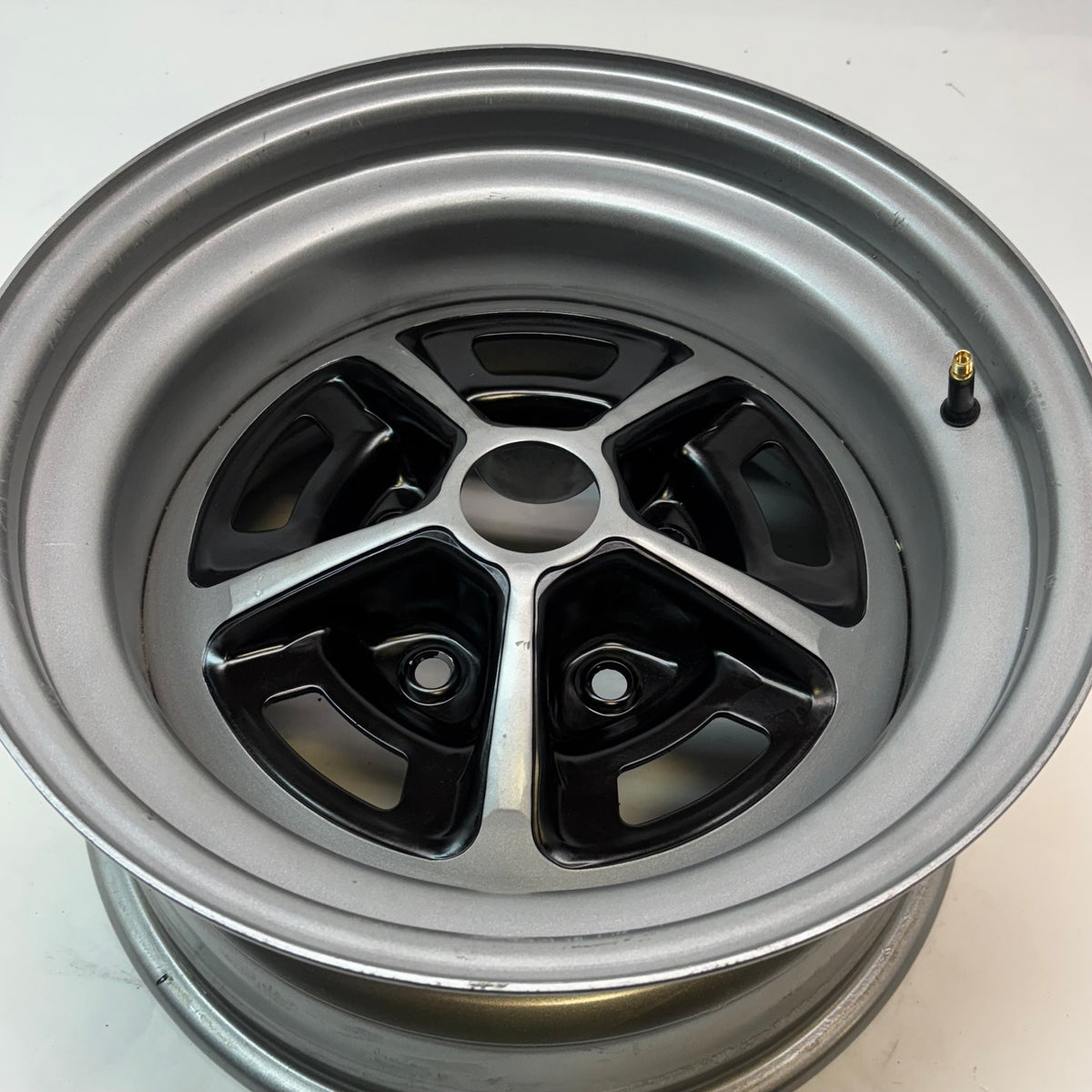 WHEEL VINTIQUES 50 SERIES SS396 SILVER WITH BLACK PAINTED SLOT WHEELS 15X8 5X4.75