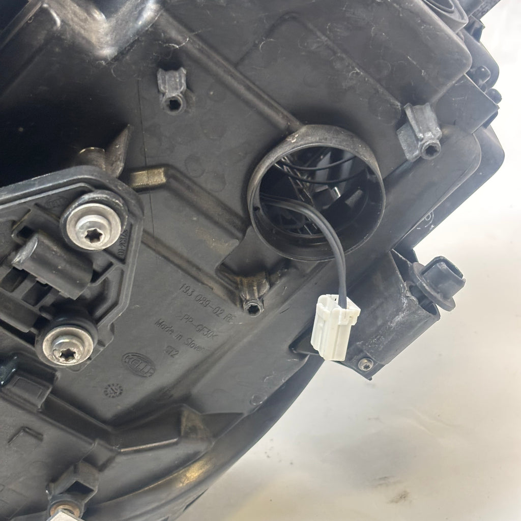 USED PORSCHE CAYENNE 958 RIGHT HEADLIGHT HID 7P5 941 030 CL