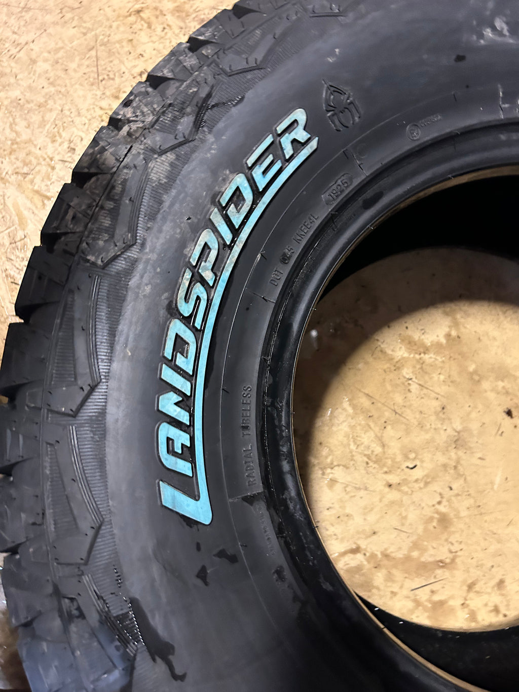 LANDSPIDER WILDTRAXX A/T RWL LT 305 70 16 124/121S 10PLY ALL TERRAIN TIRE DAT026