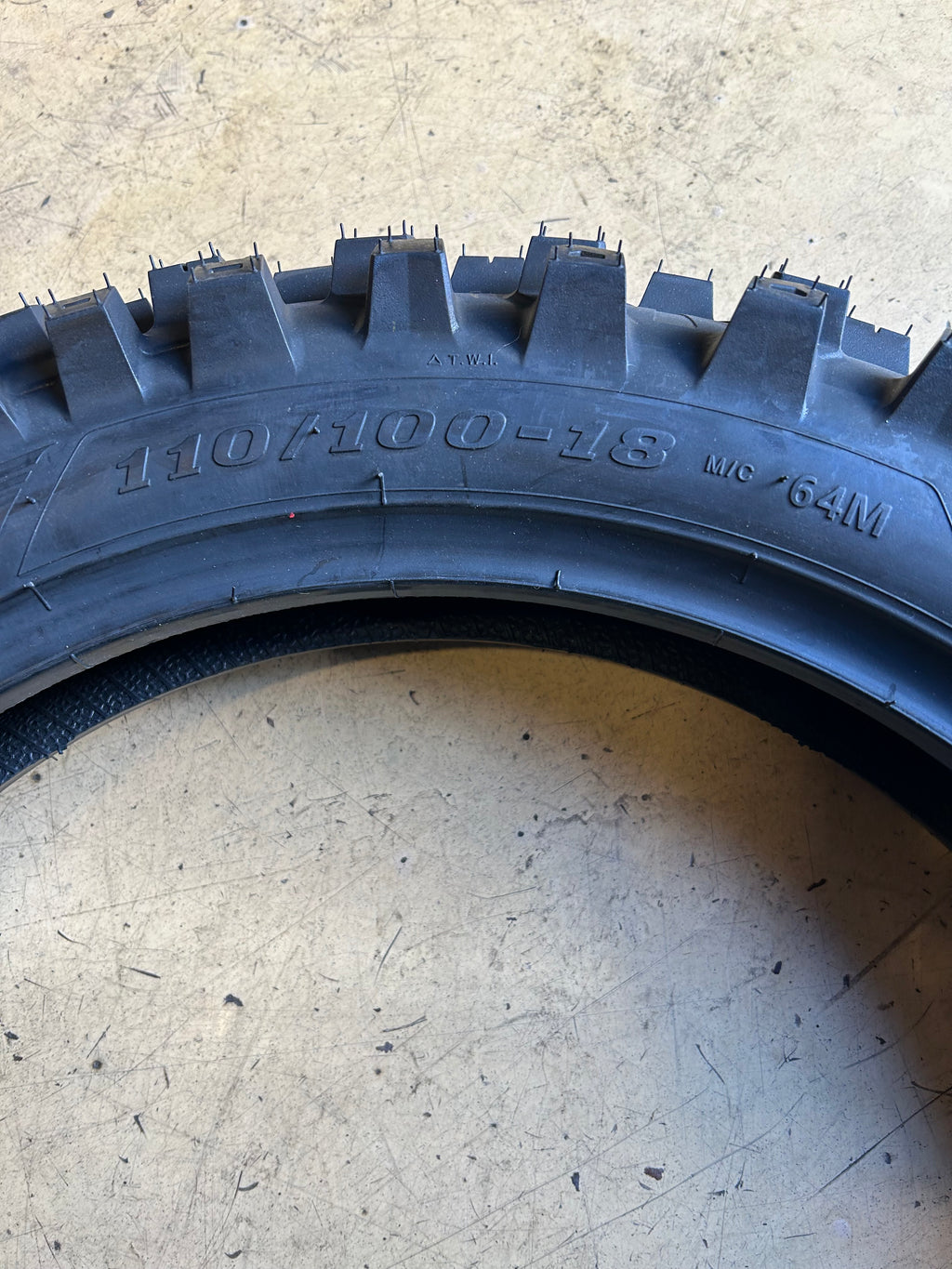 PROTAPER MXT 04 BSW 110 100 18 64M REAR DIRT BIKE TIRE 23310