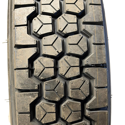 (FREIGHT) NOS TRAVELSTAR TD547 BSW  225 70 19.5 128/126M 14PLY LRG DRIVE TIRE LLTBR016