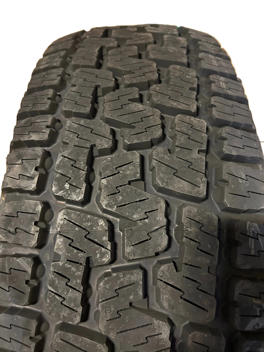 NOS PIRELLI SCORPION ALL TERRAIN PLUS P 265 70 17 115T ALL TERRAIN TIRE 2722000