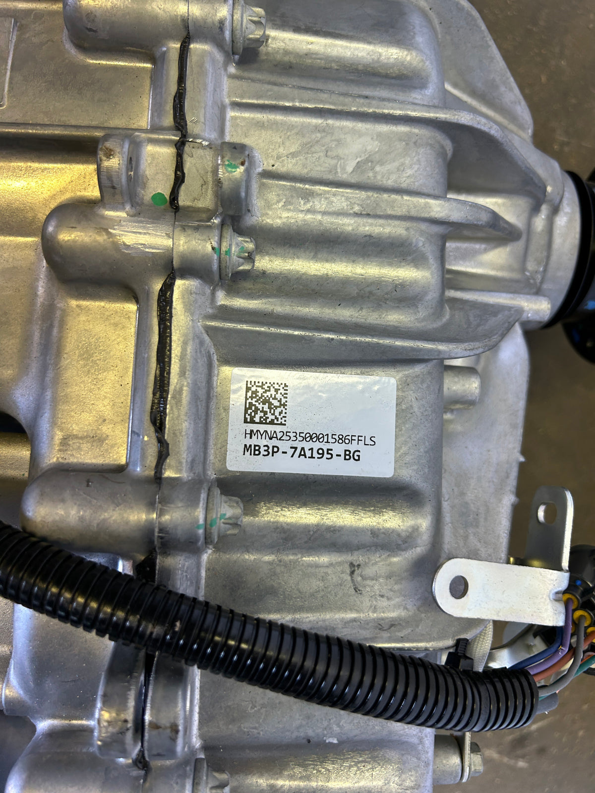GENUINE TRANSFER CASE ASSY 21-23 FORD BRANCO MB3P-7A195-BG