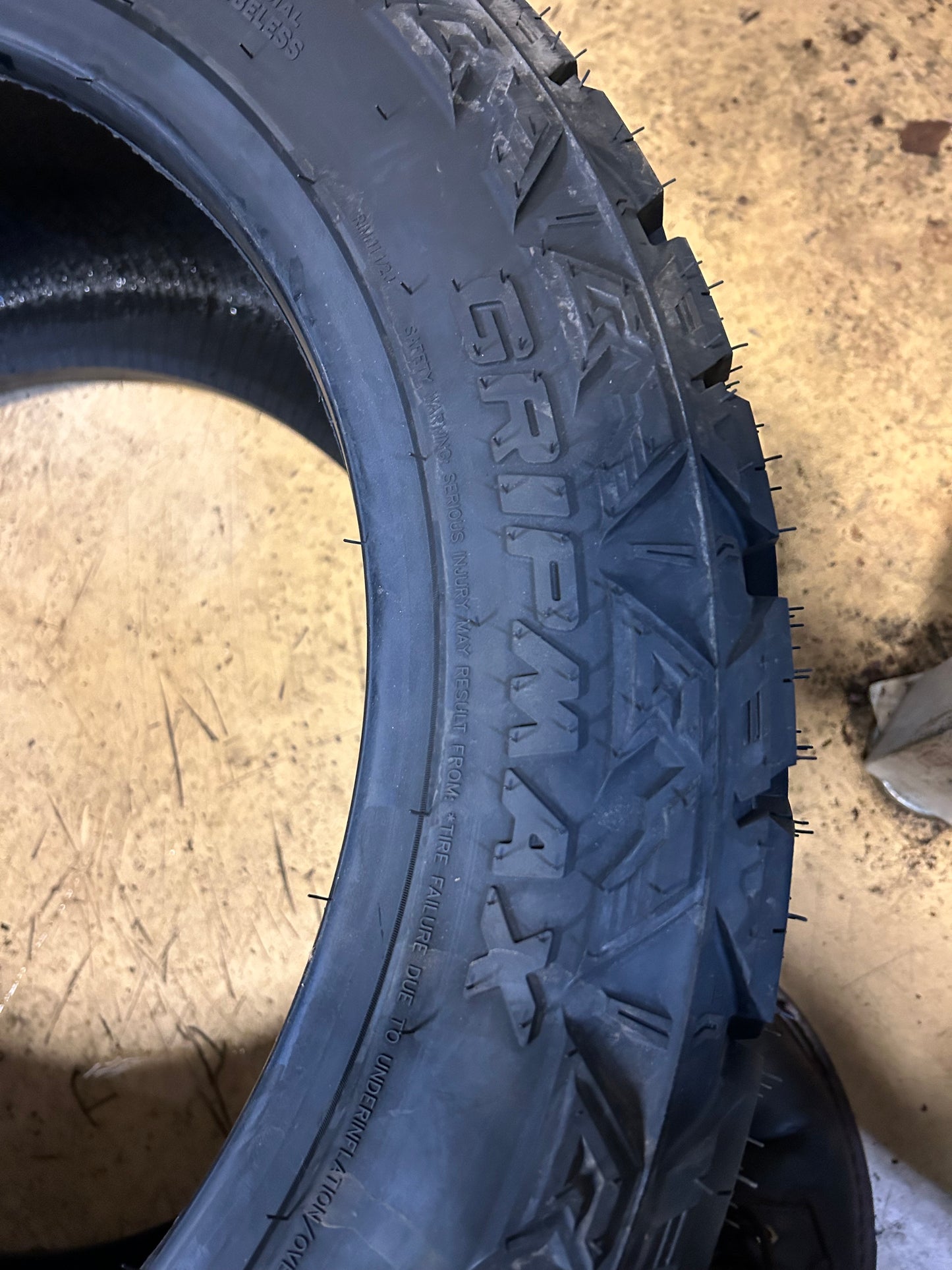 GRIPMAX MAXGRIP X/T BSW LT 31 13.5 20 121S 10PLY RUGGED TERRAIN TIRE GXT024