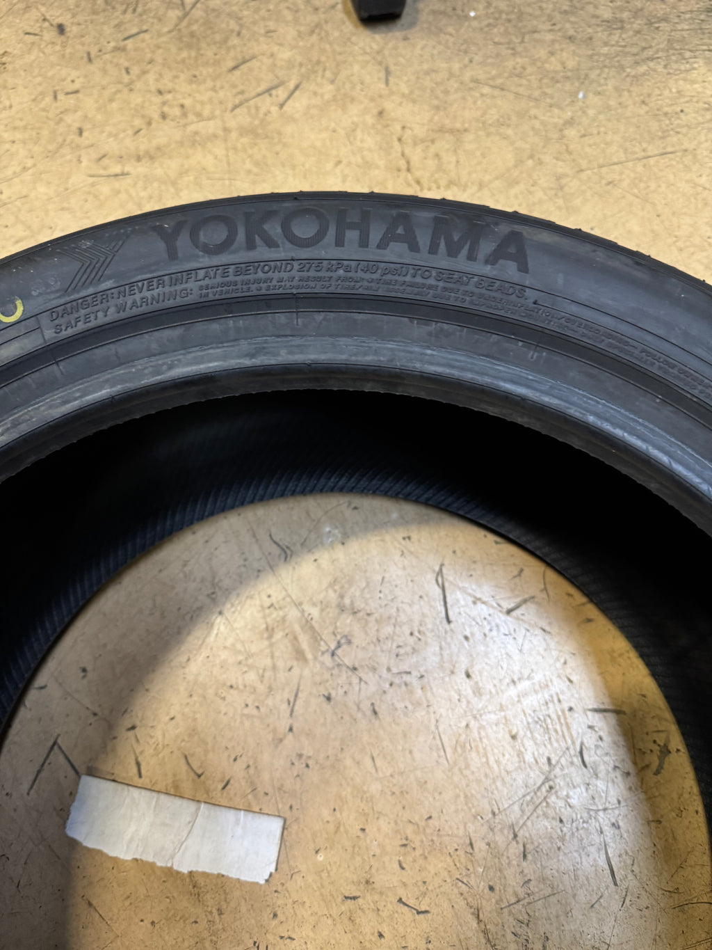 NOS YOKOHAMA BLUEARTH WINTER V905 BSW P 235 45 18 98Y XL UHP WINRER TIRE 90625