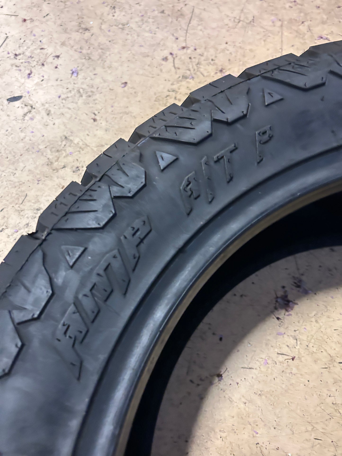 NOS AMP TERRA PRO A/T BSW P LT 285 55 22 124/121R 10PLY TIRE 2855522AMPCA2