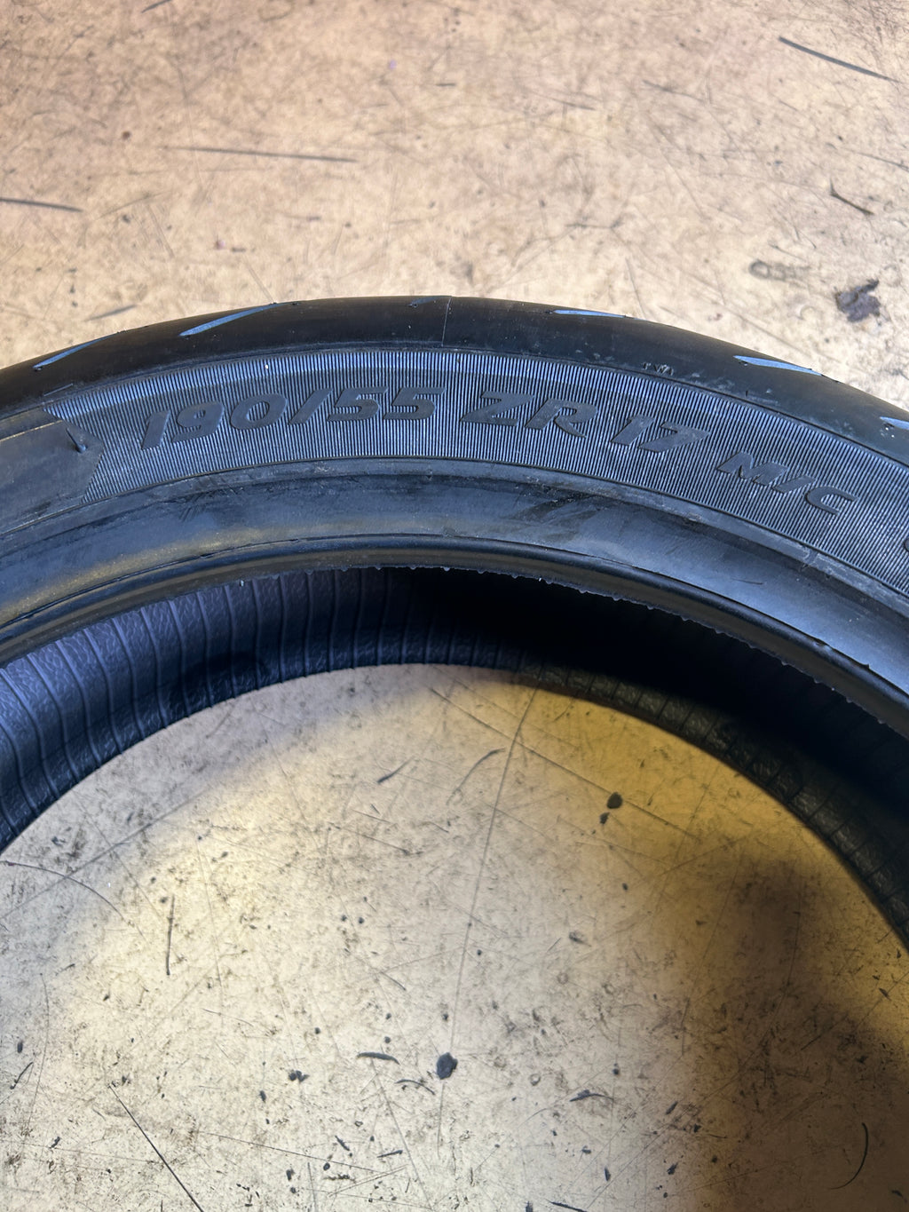 METZELER ROADTEC 02 BSW 190 55 17 75W REAR MOTORCYCLE TIRE 4335300