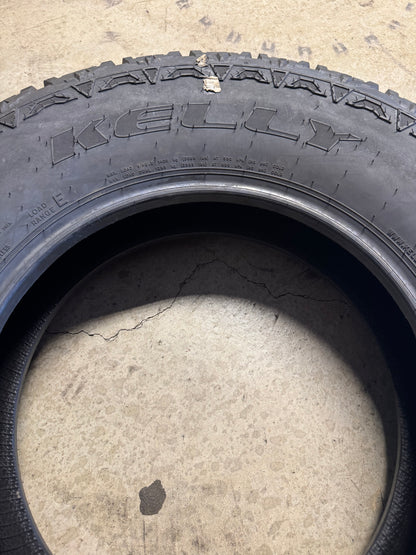 NOS KELLY EDGE AT BSW LT 235 80 17 120/117R 10PLY HIGHWAY TERRAIN TIRE 357730297