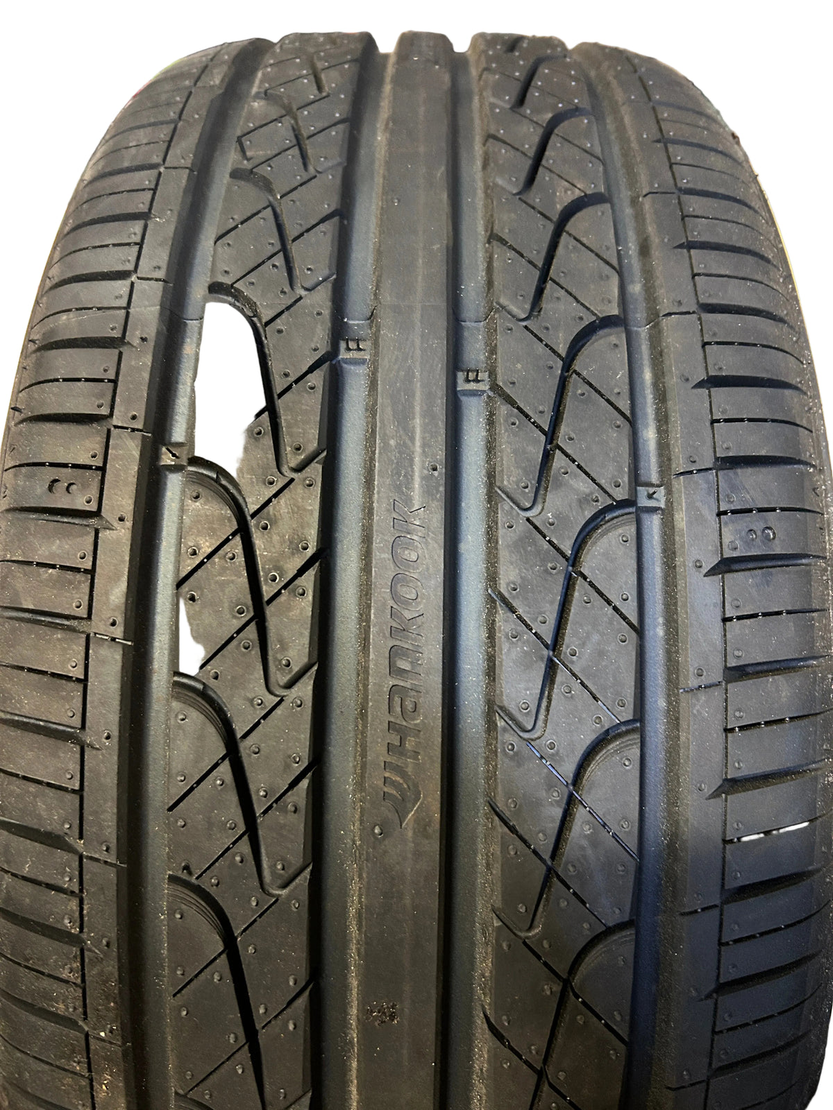 HANKOOK VENTUS V2 CONCEPT2 BSW P 235 40 18 95W UHP TIRE 1027433