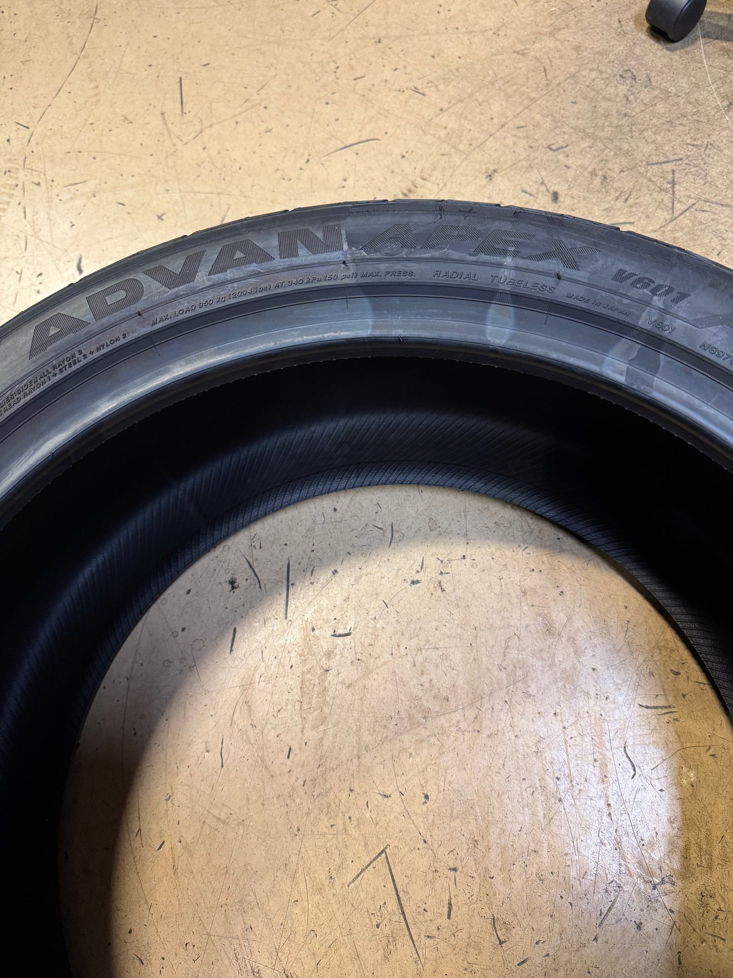 NOS YOKOHAMA ADVAN APEX V601 BSW P 275 40 20 106Y XL UHP SUMMER TIRE 110160139