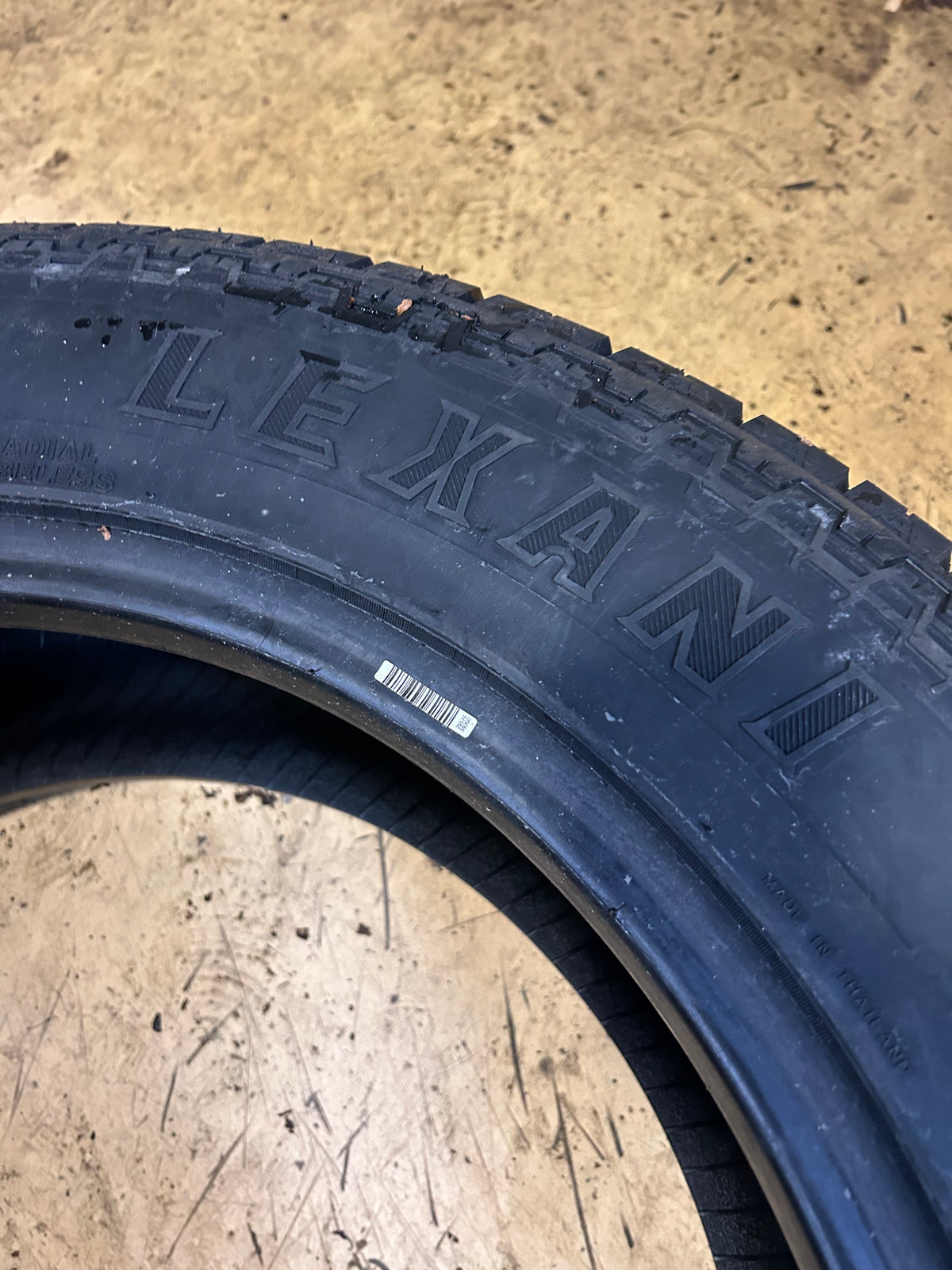 LEXANI TERRAIN BEAST AT BSW LT 265 60 20 121/118S 10PLY TIRE LXSTAT2060020