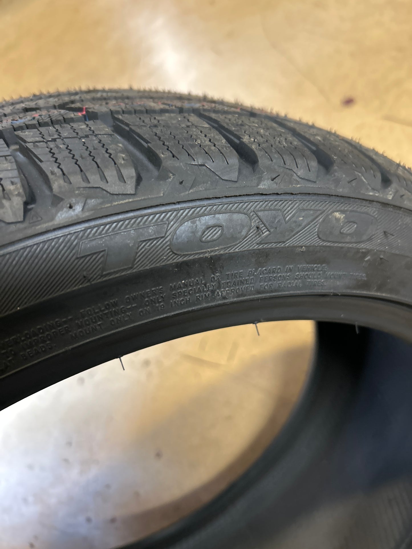 TOYO OBSERVE GSI-6 HP BSW P 235 40 19 96V XL FRONT HP TIRE 142850