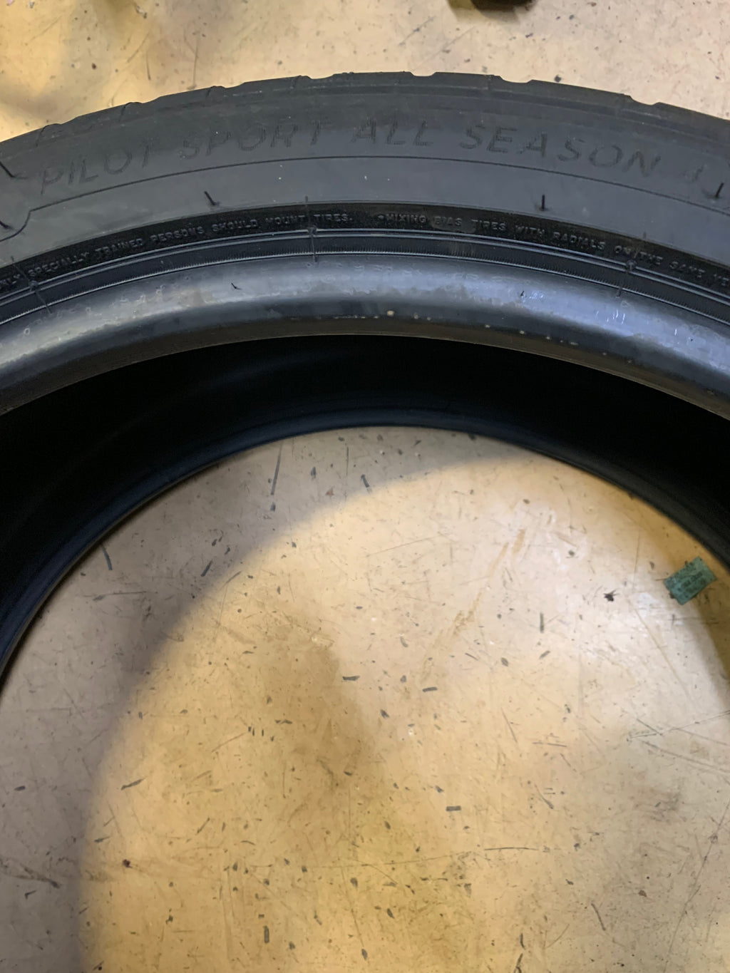 MICHELIN PILOT SPORT ALL SEASON 4 P 245 35 19 93Y XL HIGHWAY TERRAIN TIRE 41204