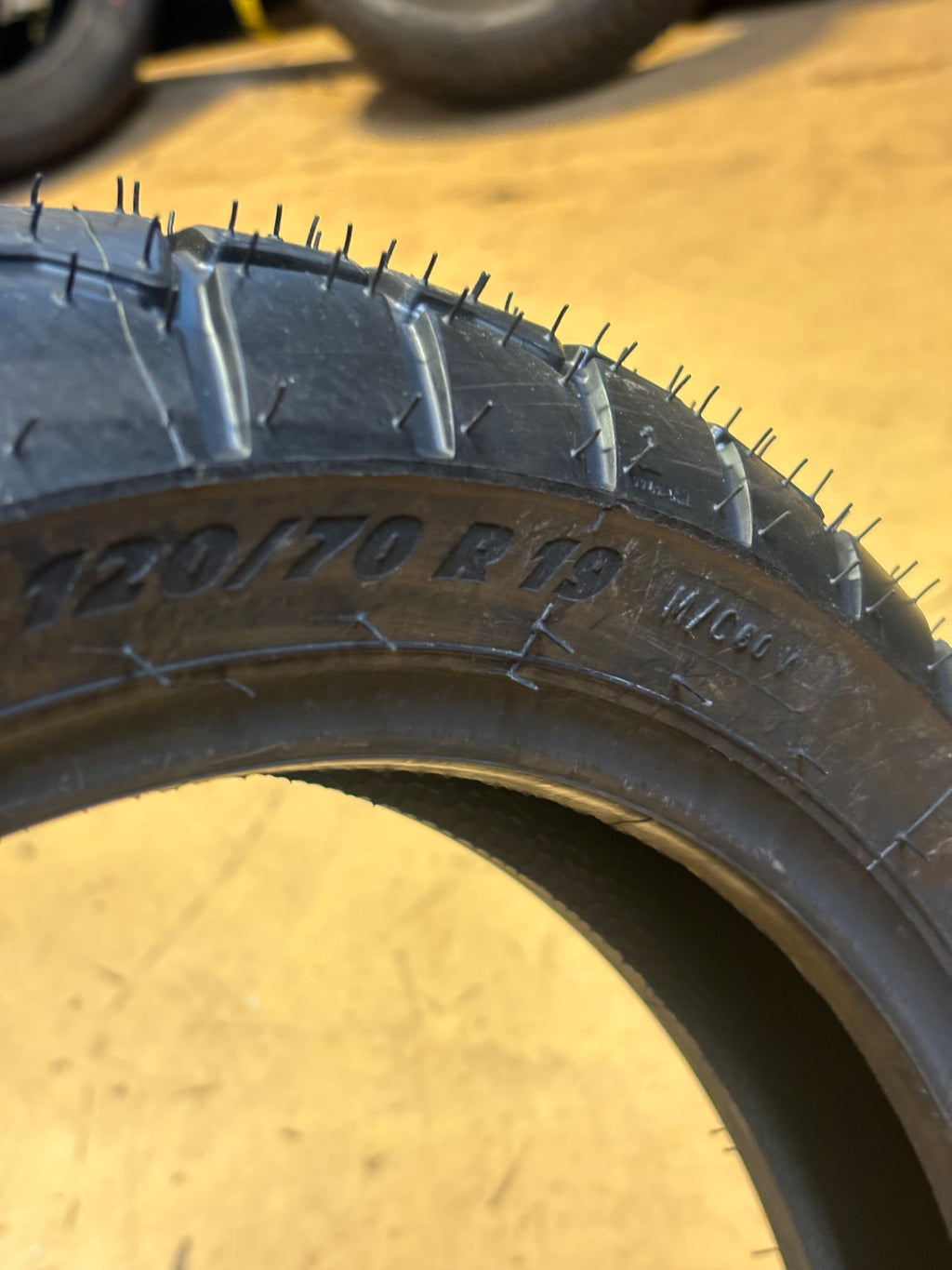 MICHELIN ANAKEE ADVENTURE BSW 120 70 19 60V FRONT MOTORCYCLE TIRE 18391