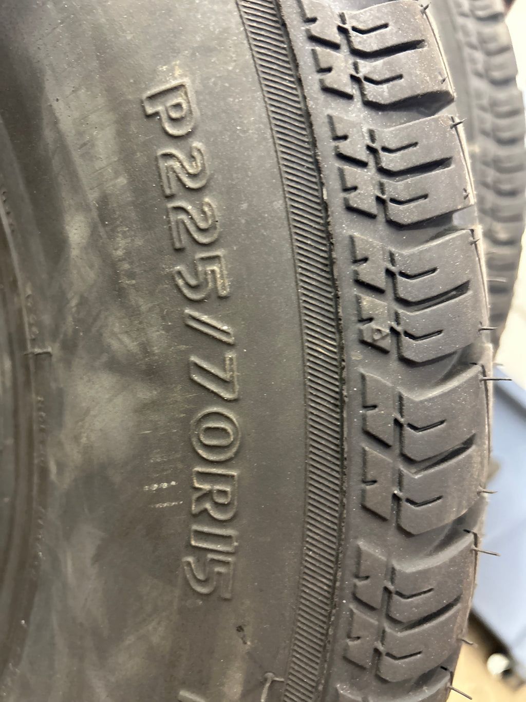 2 MASTERCRAFT AVENGER G/T P 225 70 15 100T RWL TOURING TIRE 174011001
