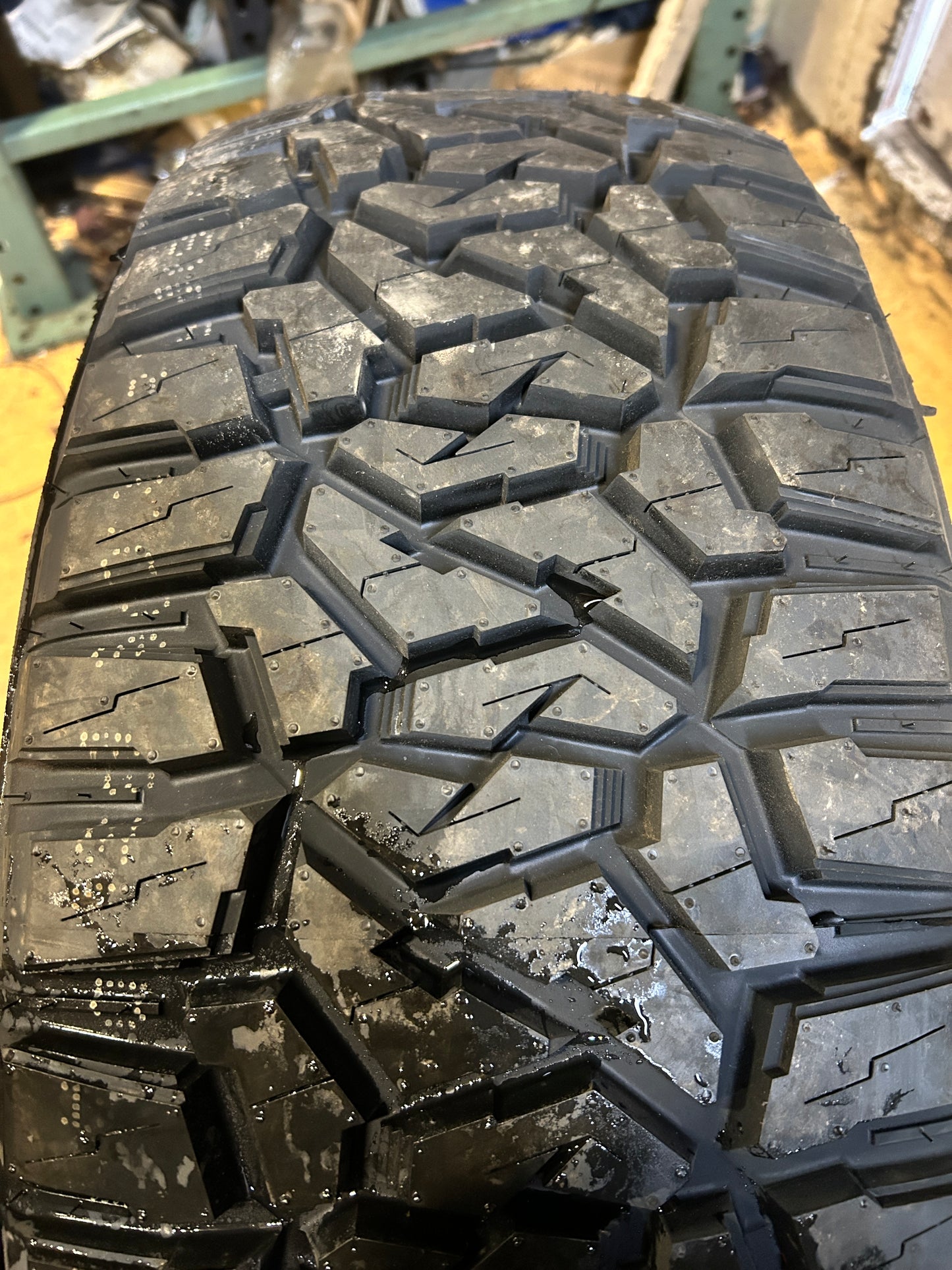 SUMMIT TRAIL CLIMBER RT BSW P 265 60 18 114S XL RUGGED TERRAIN TIRE 1600696
