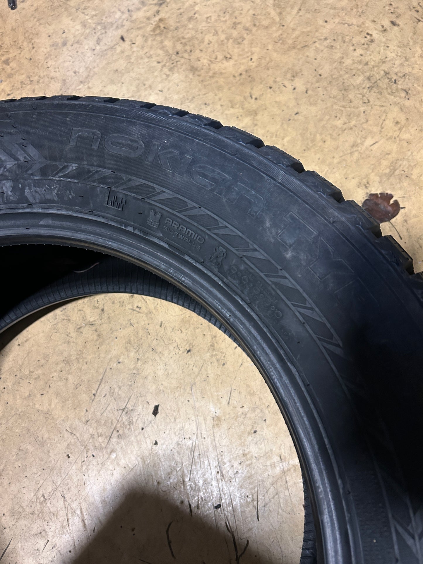 NOKIAN HAKKAPELIITTA 10 SUV STUDDED BSW P 255 55 18 109T XL WINTER TIRE TS32488