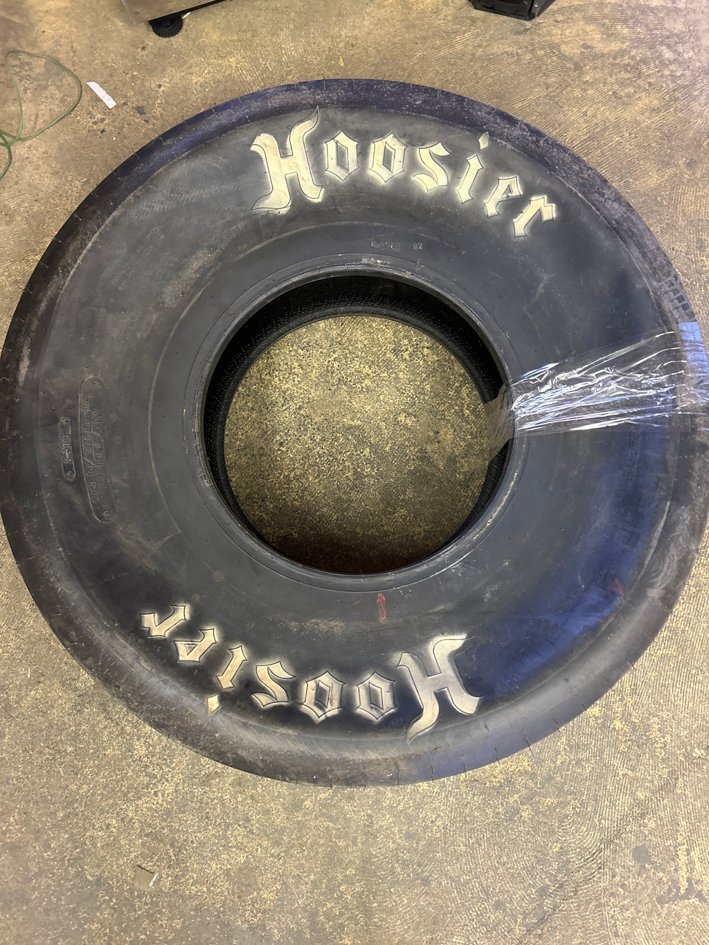 92 HOOSIER C-11 OUTLAW BSW  33.0 10.50 15 DRAG TIRE 18332C11