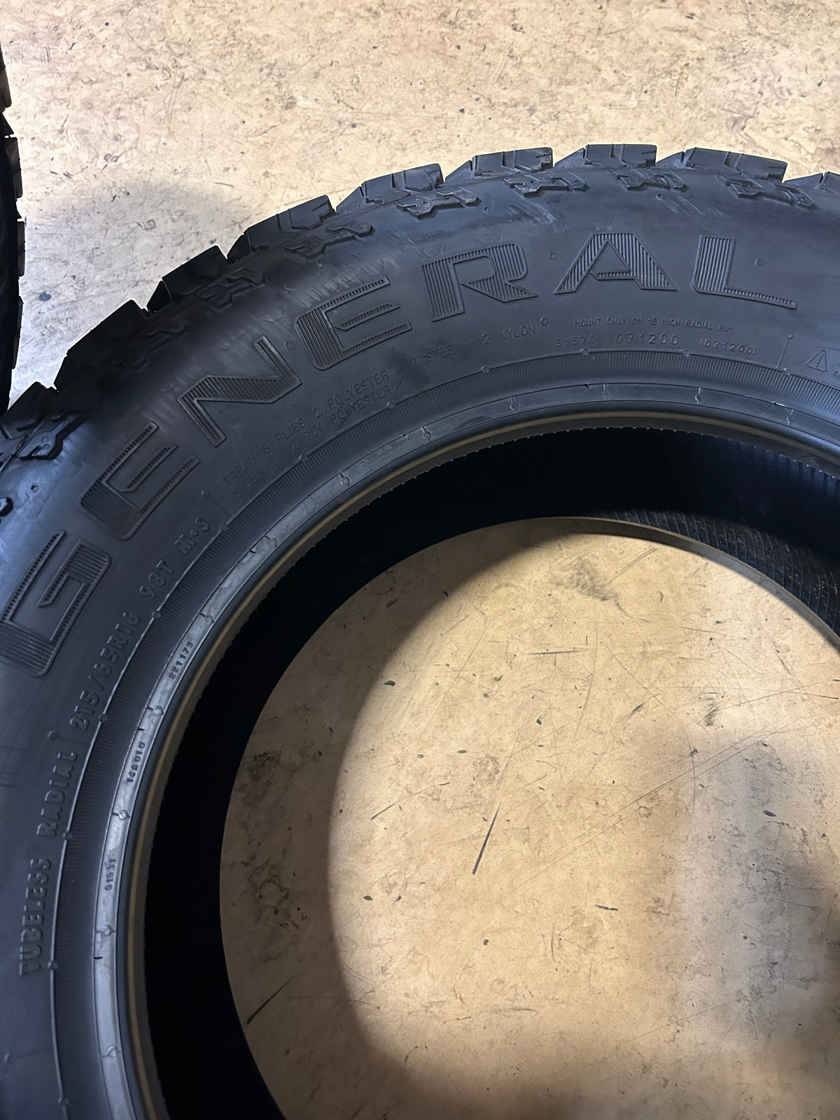 2 NOS GENERAL GRABBER A/T 2 BSW P 215 65 16 98T ALL TERRAIN TIRE 1546370000