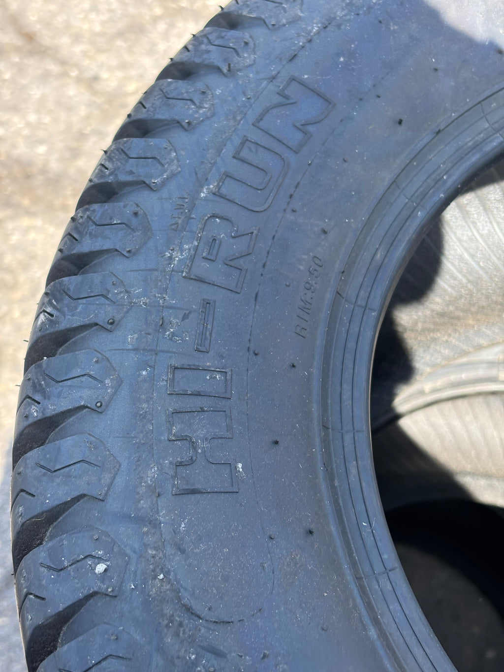 NOS HI RUN SU05 BSW 24 12 12 4 PLY TURF TIRE WD1112