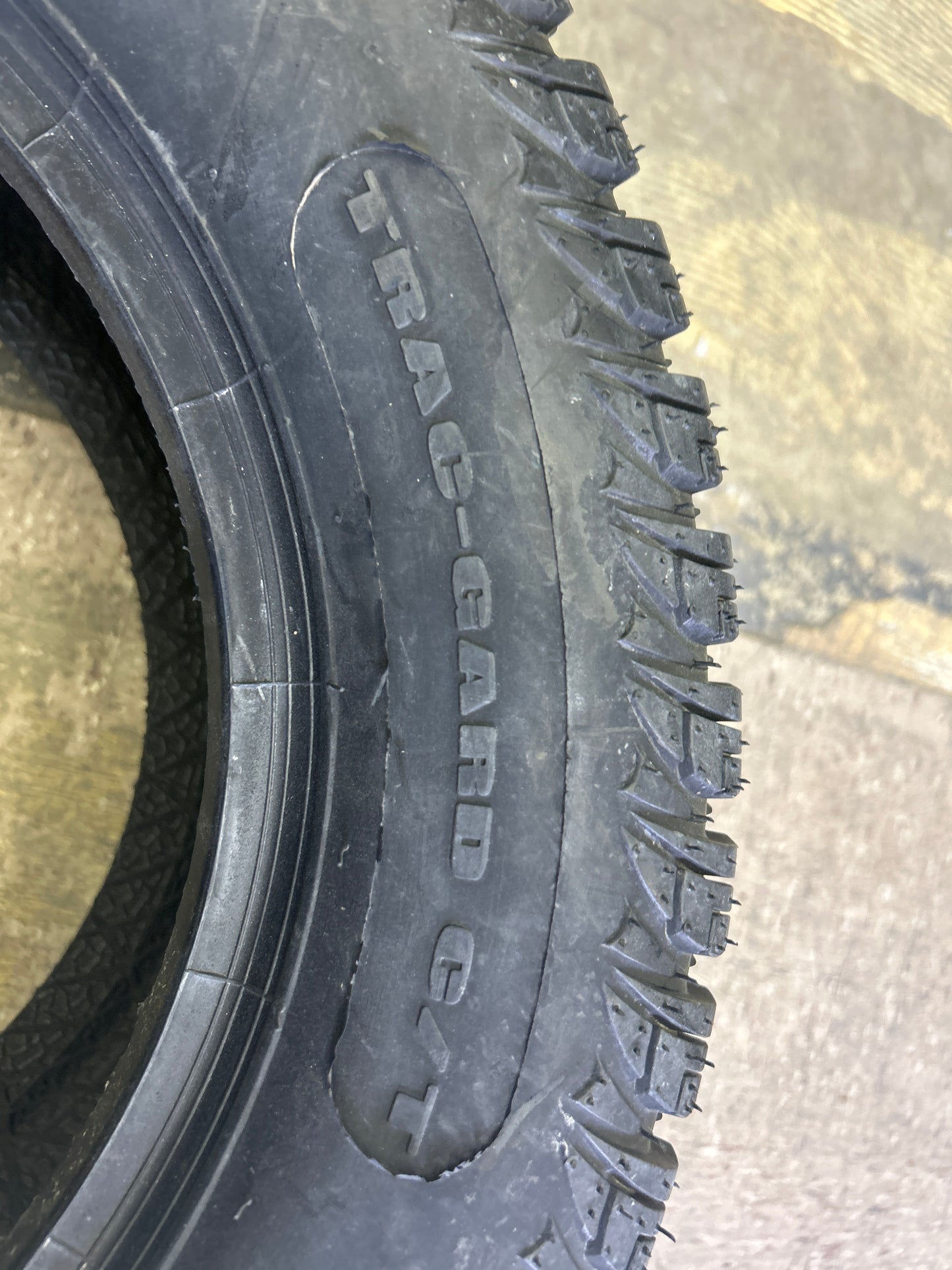 TRAC-GARD C/T P5023 BSW 22 9.5 12 4PLY LAWN TIRE 27003001