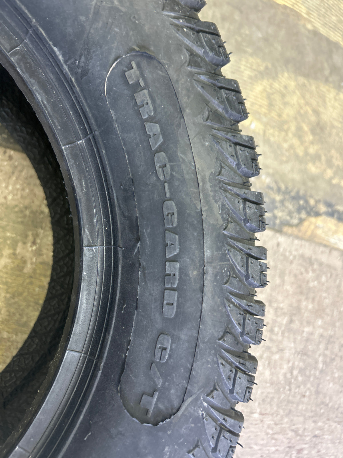 TRAC-GARD C/T P5023 BSW 22 9.5 12 4PLY LAWN TIRE 27003001