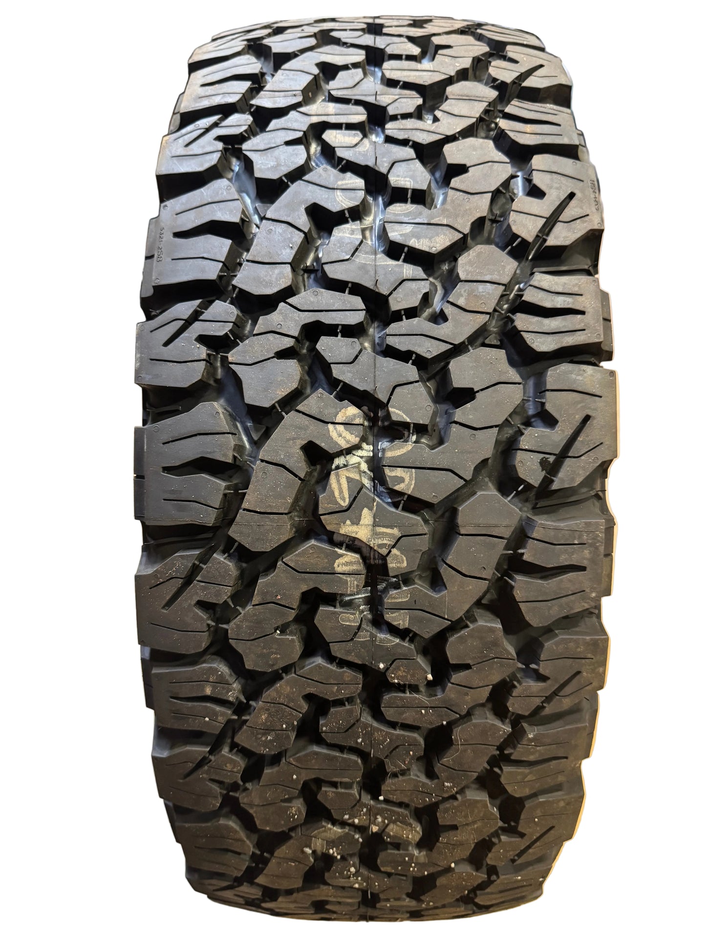 BFGOODRICH ALL TERRAIN T/A KO2 BSW LT 265 60 18 119/116S 10PLY TIRE 63681