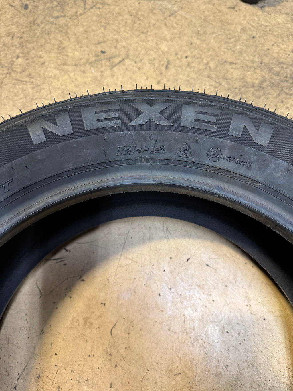 NEXEN WINGUARD WINSPIKE BSW P 195 60 16 89T WINTER TIRE 14223NXK