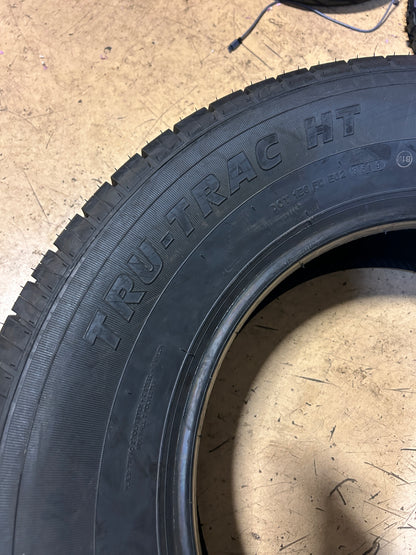 NOS ARMSTRONG TRU-TRAC H/T LT 275 65 18 123/120R 10PLY HIGHWAY TIRE 1200046672