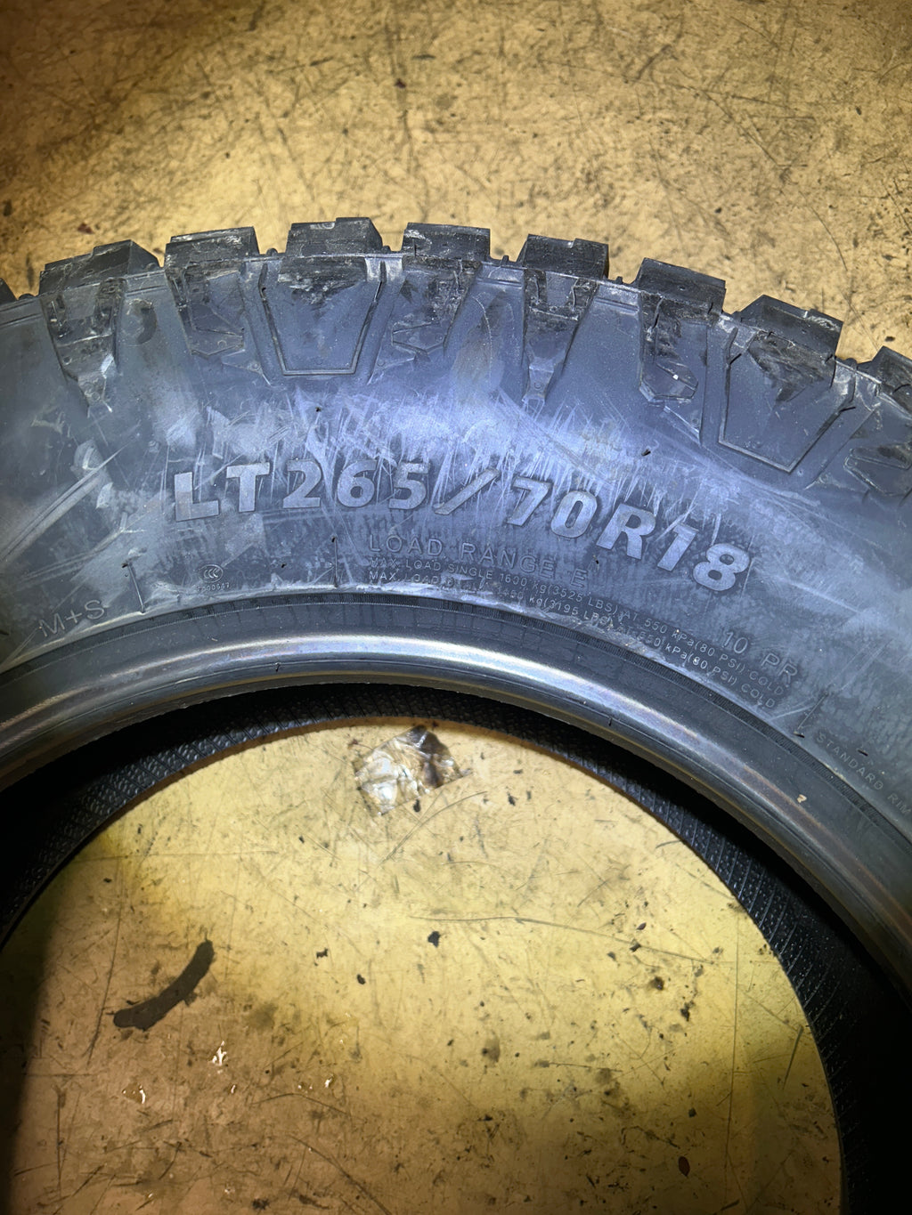 BLACKHAWK RIDGECRAWLER R/T BSW LT 265 70 18 124/121Q RUGGED TERRAIN TIRE 1600473K