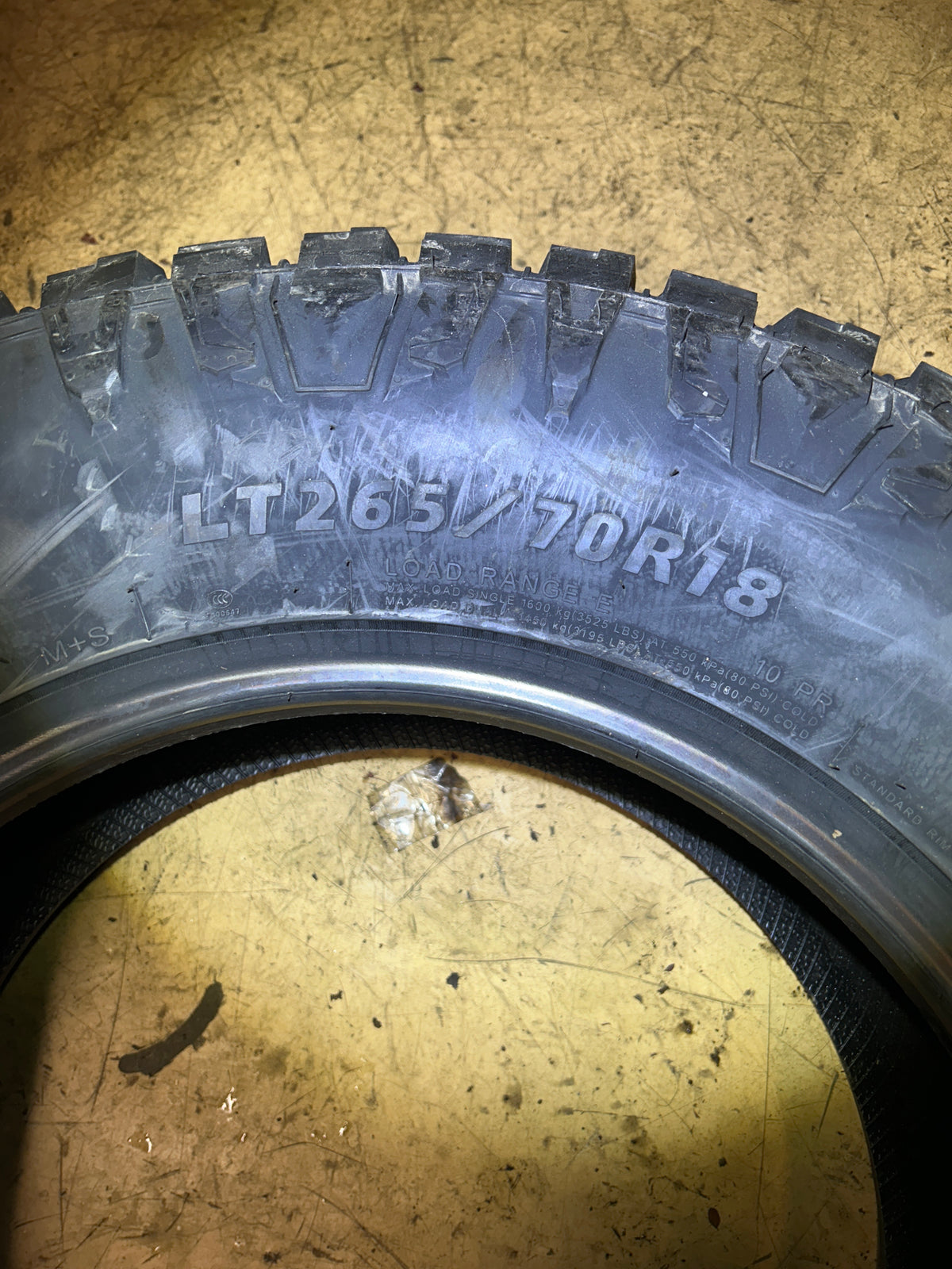 BLACKHAWK RIDGECRAWLER R/T BSW LT 265 70 18 124/121Q RUGGED TERRAIN TIRE 1600473K