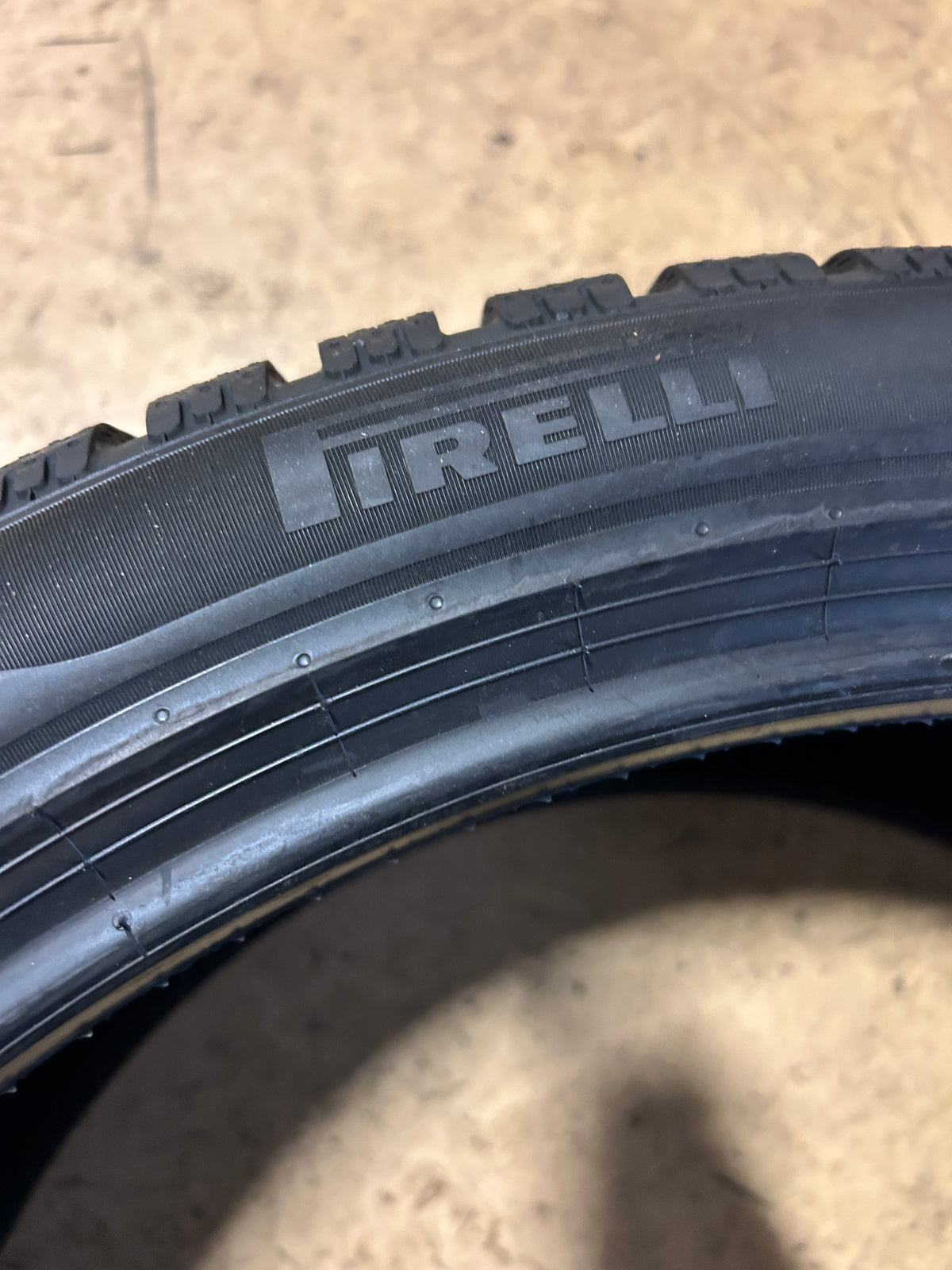 PIRELLI WINTER 2 SCORPION BSW P 295 35 23 108W TIRE 4140600
