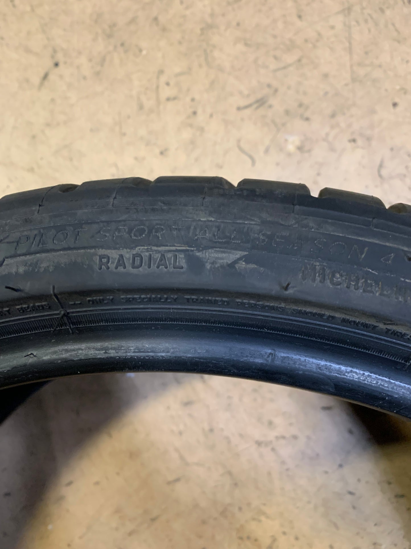 NOS MICHELIN PILOT SPORT ALL SEASON 4 BSW P 235/35ZR19 91Y XL ALL SEASON TIRE 61492