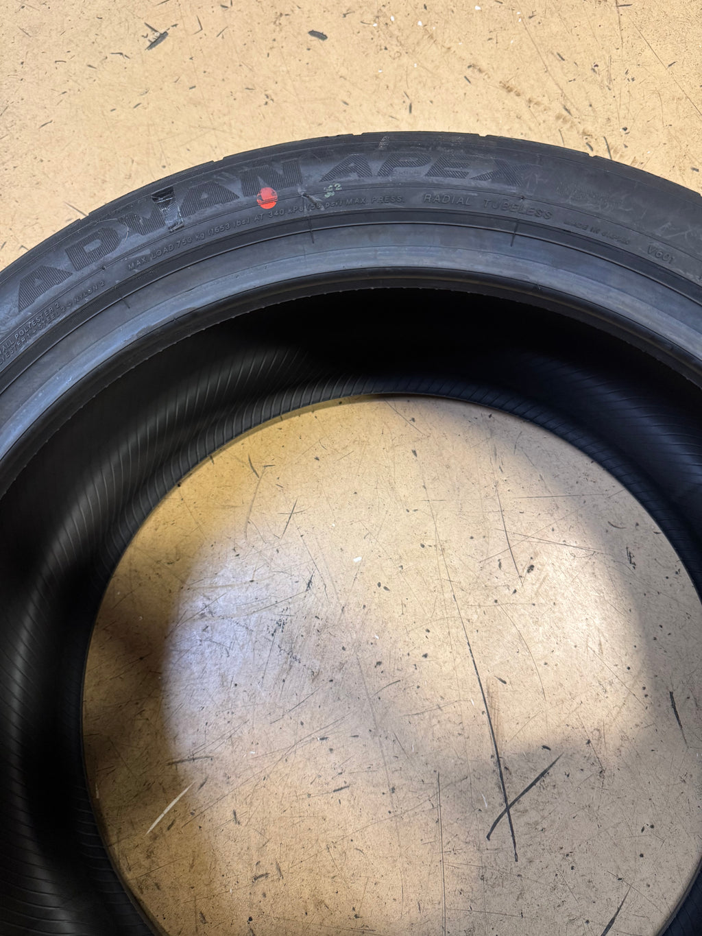 2 NOS YOKOHAMA ADVAN APEX V601 BSW P 245 40 19 98Y XL UHP TIRE 110160122