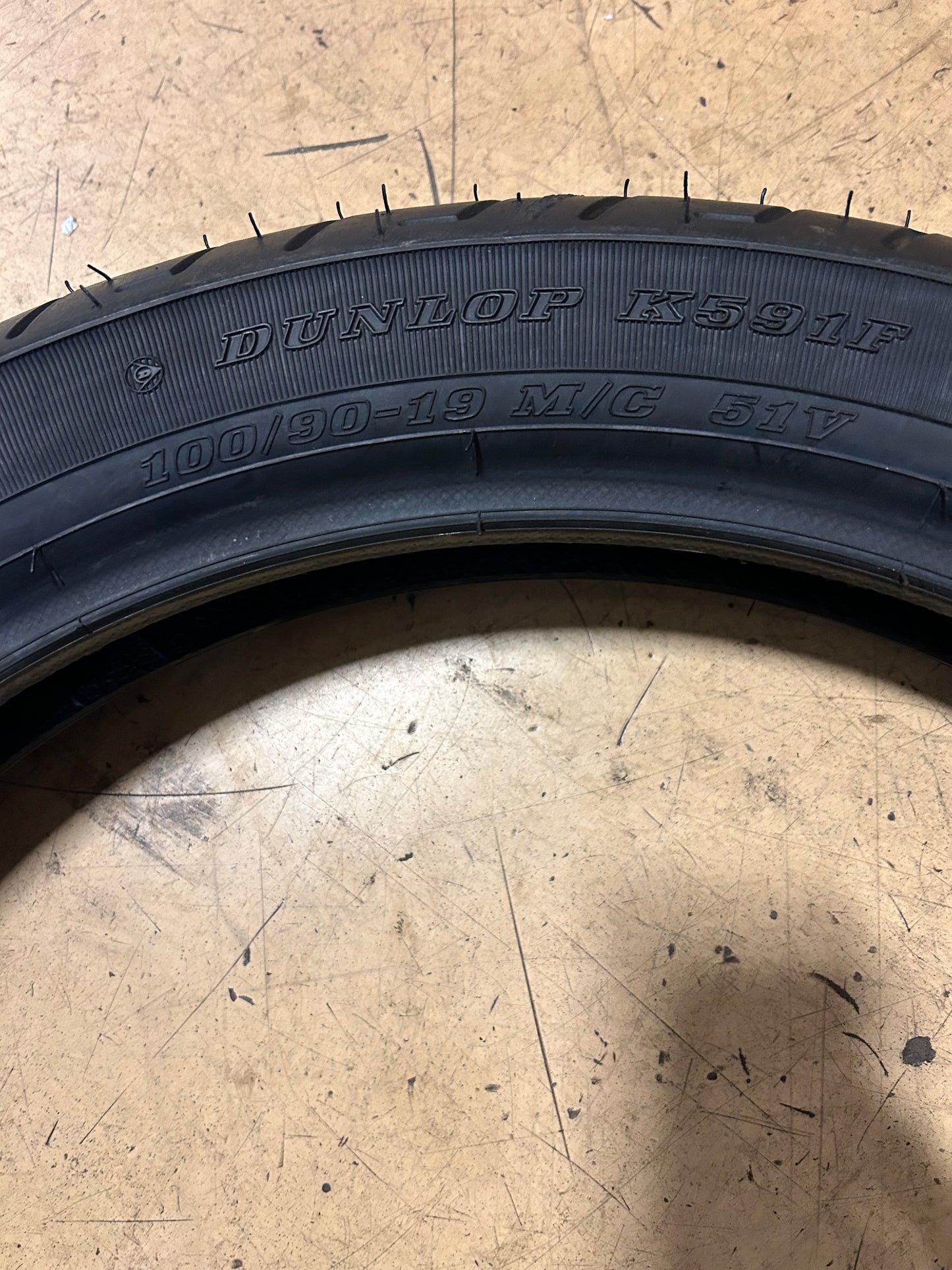 DUNLOP K591F BSW 100 90 19 51V FRONT MOTORCYCLE TIRE 45146793