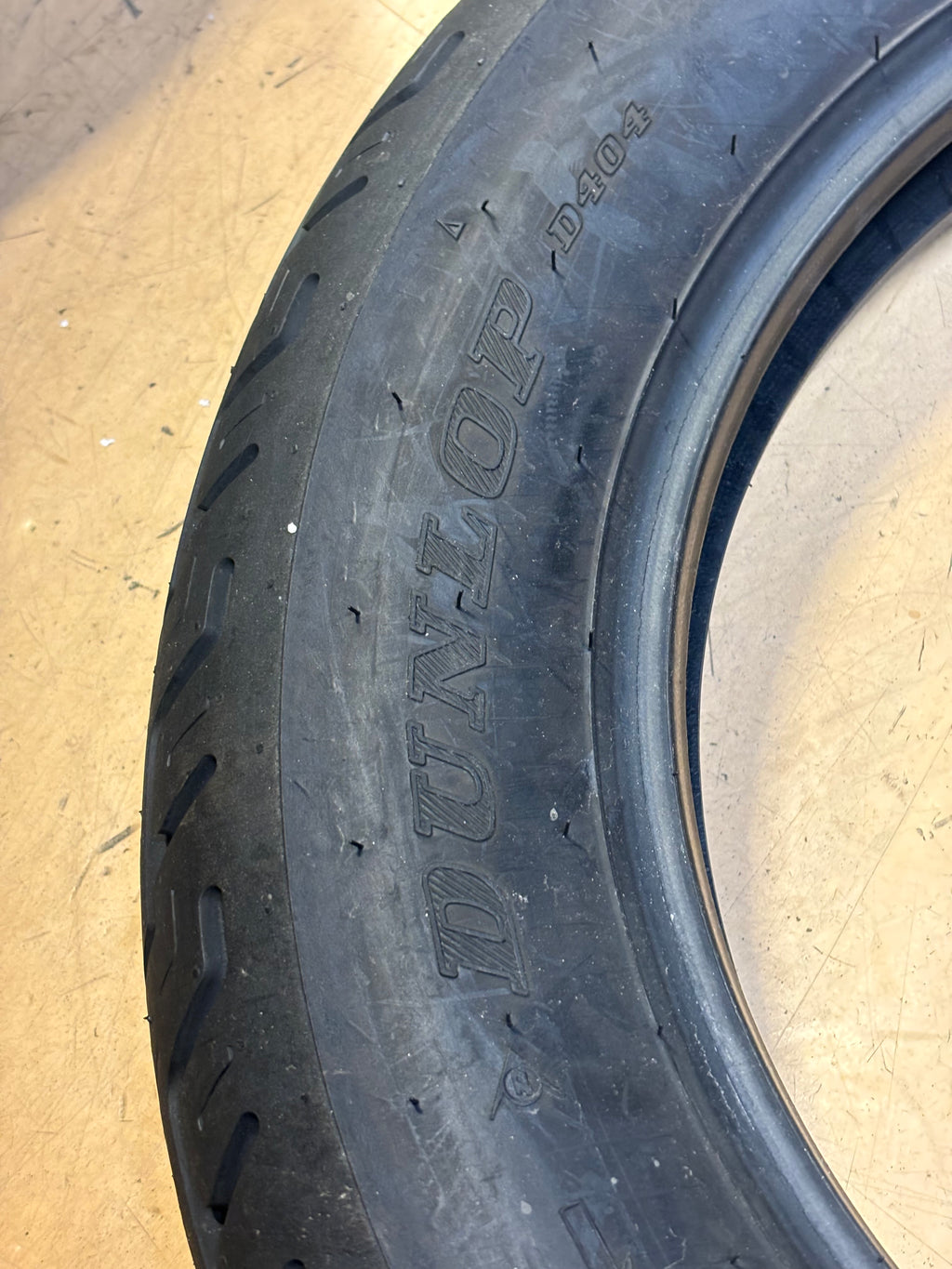 DUNLOP D404 BSW 140 90 16 71H REAR MOTORCYCLE TIRE 45605778