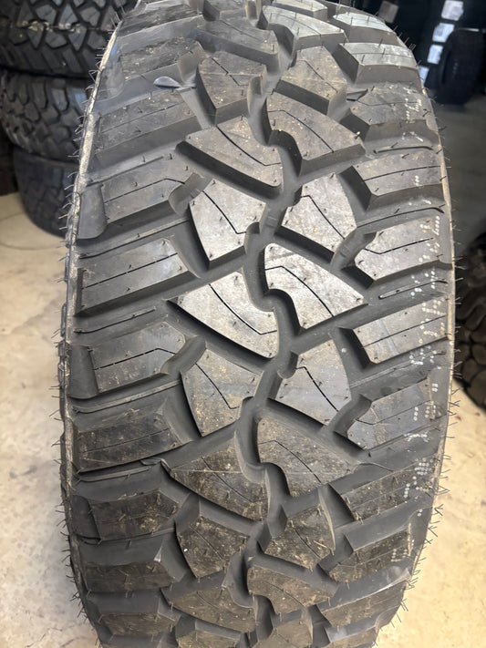 FURY COUNTRY HUNTER M/T II BSW LT  37 13.5 24 124Q LRF 12PLY MUD TERRAIN  TIRE FCHIIF37135024A