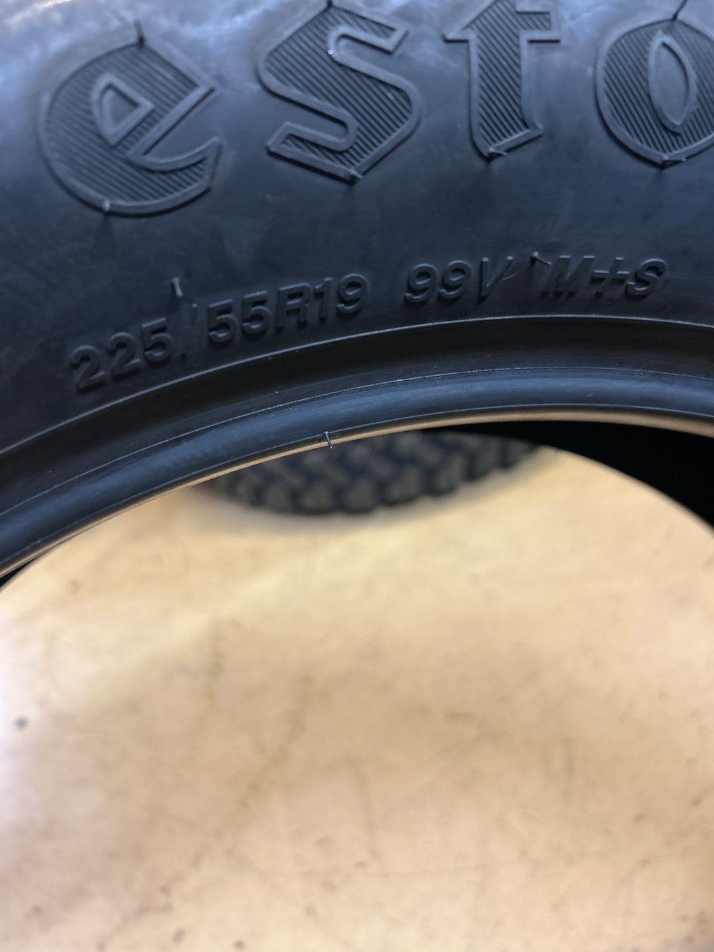 FIRESTONE DESTINATION LE3 BSW P 225 55 19 99V ALL SEASON TIRE 021142