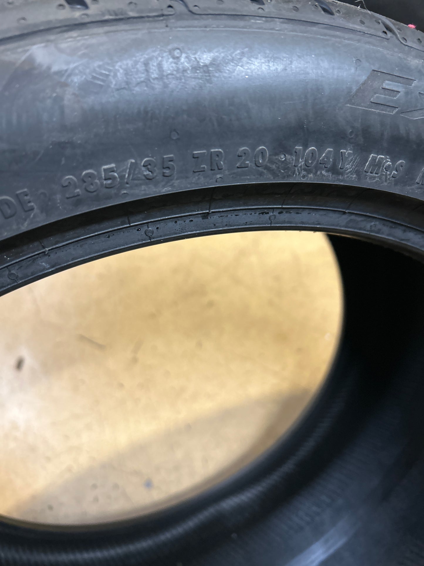 2 CONTINENTAL EXTREMECONTACT DWS06+ BSW P285 35 20 104Y FR UHP TIRE 03137290000