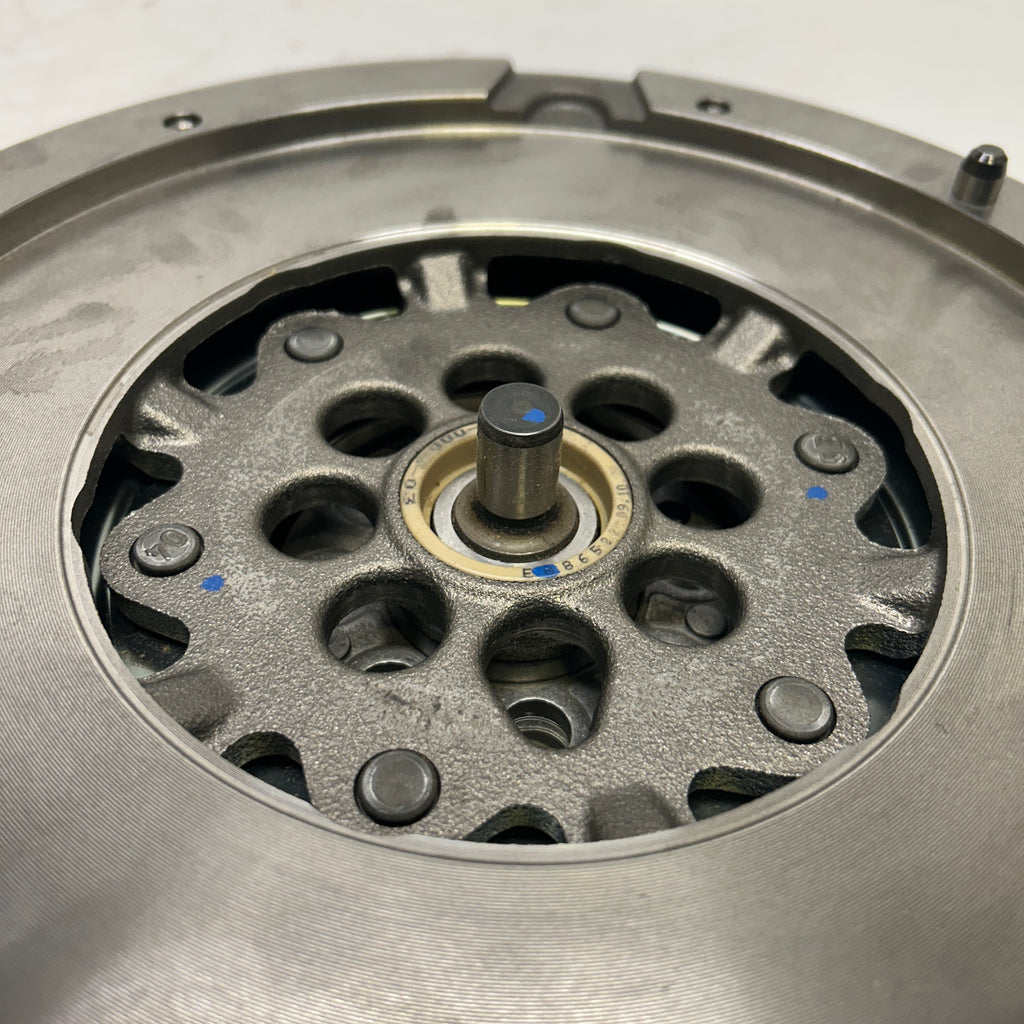 SCHAEFFLER LUK FLYWHEEL DMF 415037710  415037710