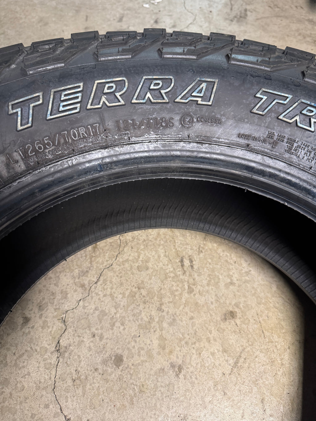 NOS HERCULES TERRA TRAC X-VENTURE OWL LT 265 70 17 121/118S 10PLY TIRE 02722