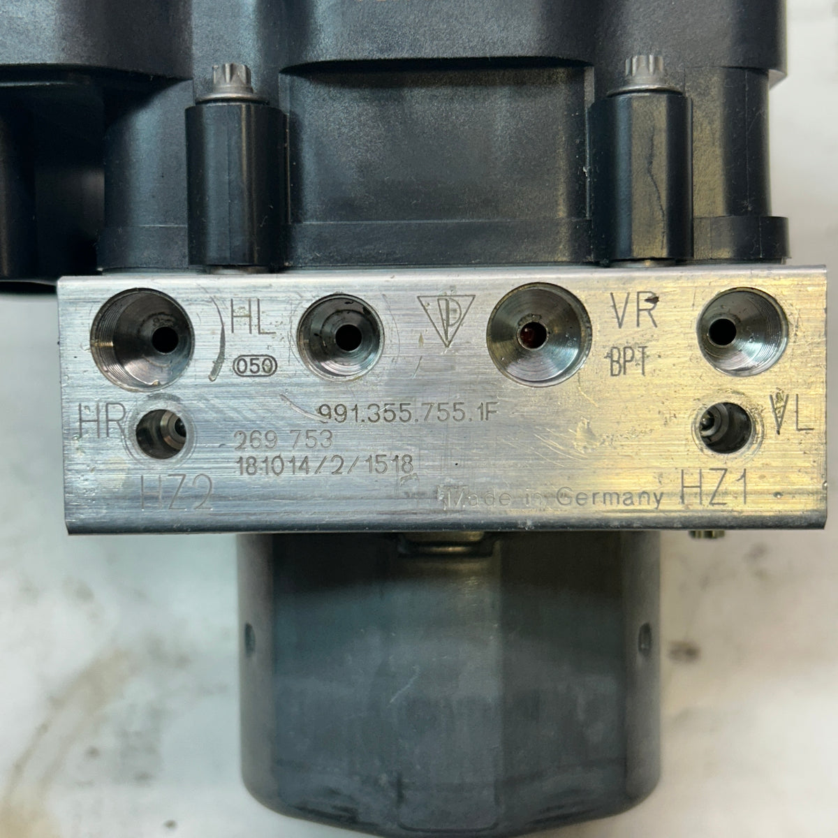 USED GENUINE PORSCHE HYDRAULIC UNIT 16-25 PORSCHE 99135595544