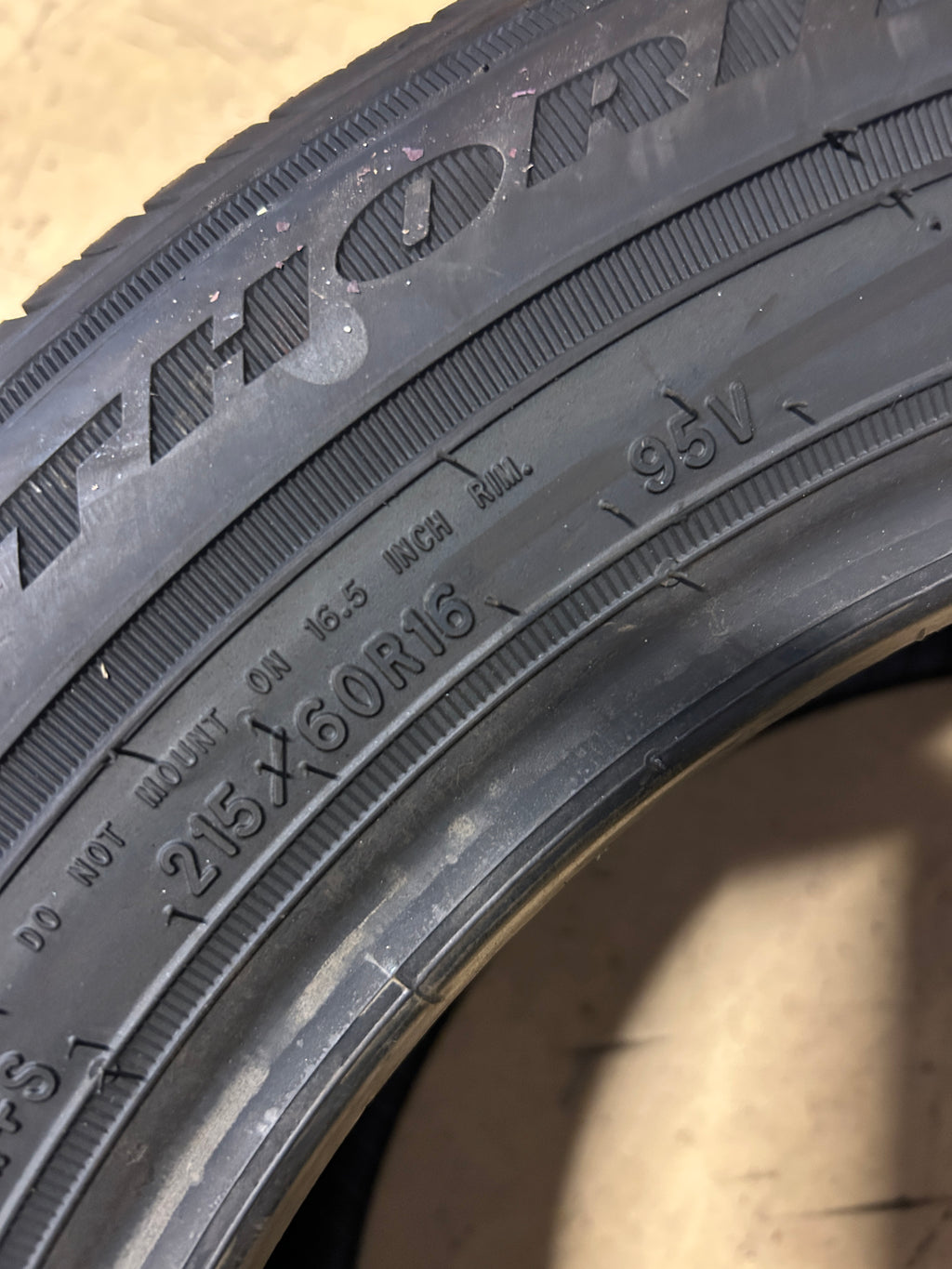 NOS GOODYEAR AUTHORITY ASSURANCE BSW P 215 60 16 95V SL TIRE 788571710