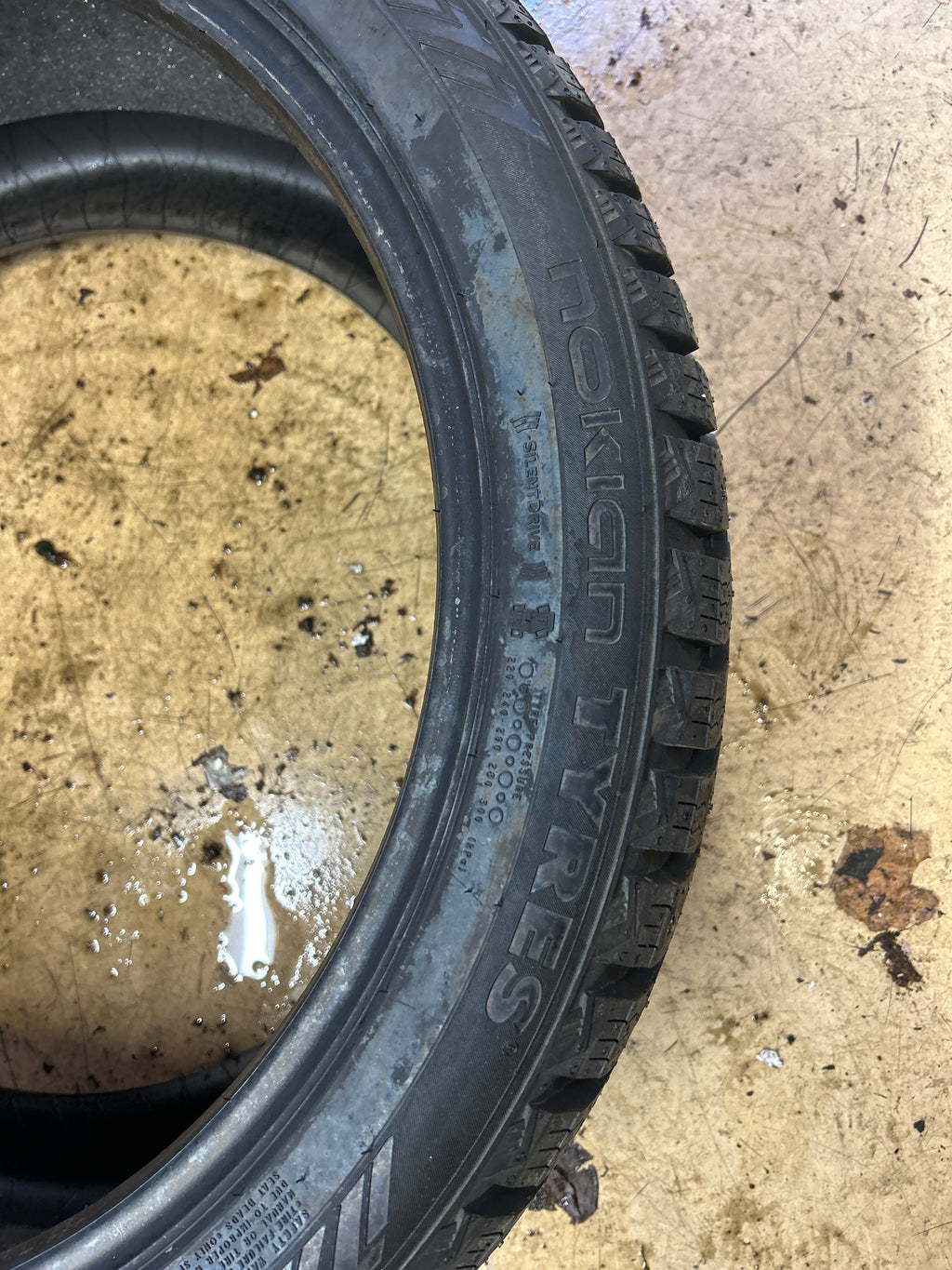 NOKIAN HAKKAPELIITTA 10 EV STUDDED FOAM P 255 40 20 101T WINTER TIRE TSF00005