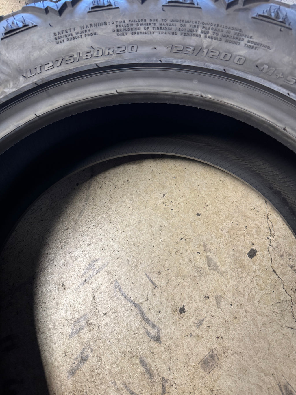 2 NOS DELIUM TERRA RAIDER M/T KU-255 BSW LT 275 60 20 123/120Q 10PLY MUD TERRAIN TIRE D237620