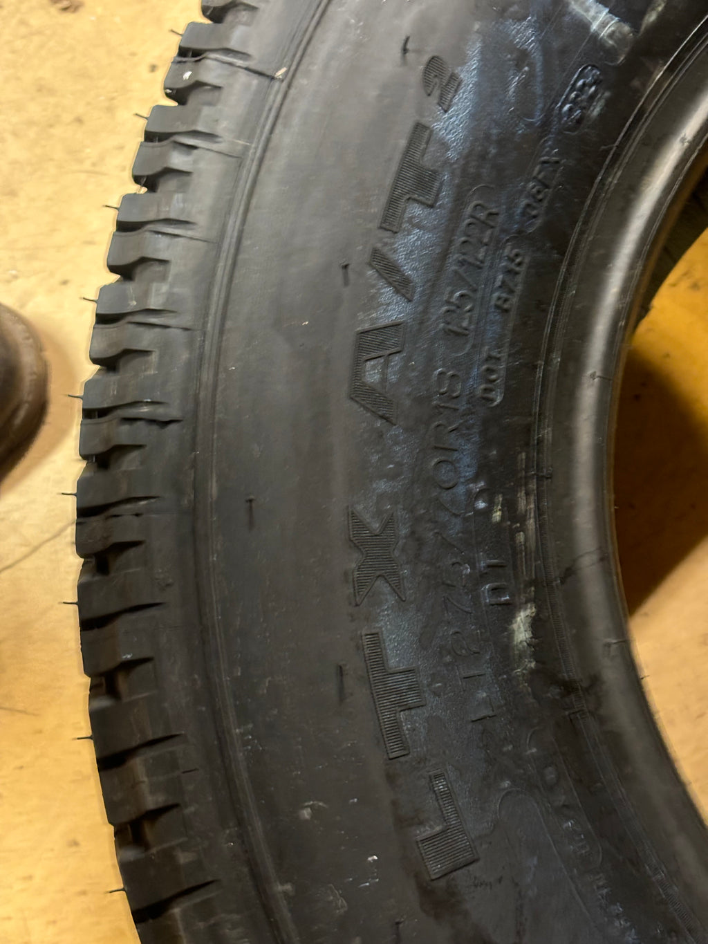 MICHELIN LTX A/T 2 OWL LT 275 70 18 125/122R 10PLY ALL TERRAIN TIRE 71991