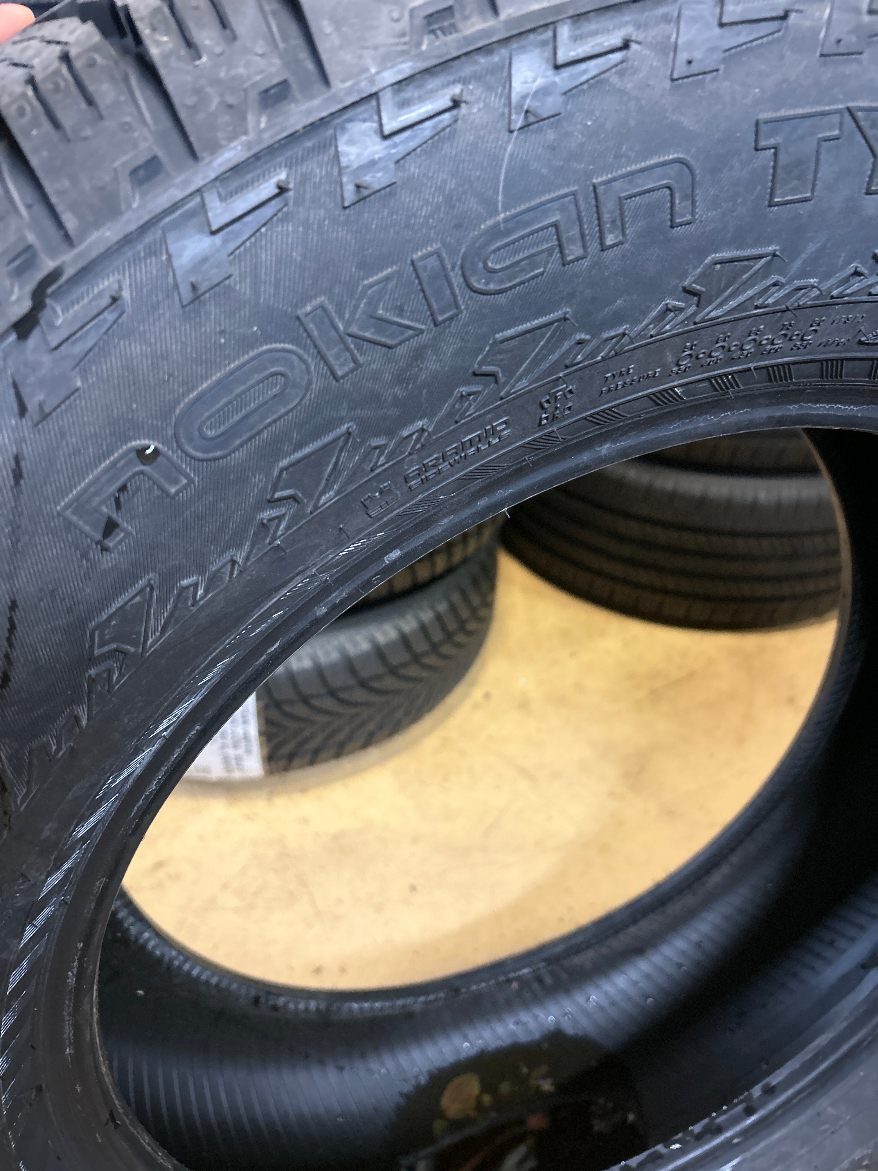 2 NOKIAN HAKKAPELITTA LT3 BSW LT 275 65 20 126/123Q WINTER TIRE T430961