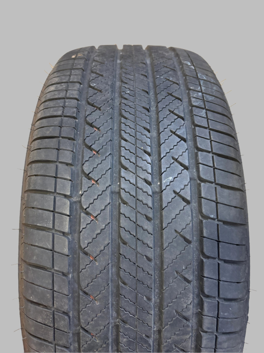 USED 8/32” OF 9/32” DTO BRIDGESTONE TURANZA LS100 BSW P 235/40R19 92V SL ALL SEASON TIRE 004437