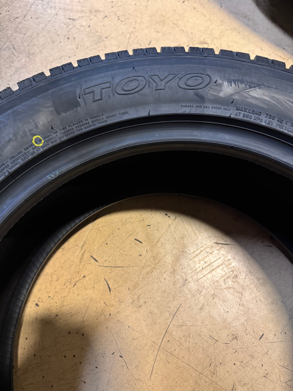 2 NOS TOYO OBSERVE GARIT KX BSW P 225/55R17 97H WINTER TIRE 149660
