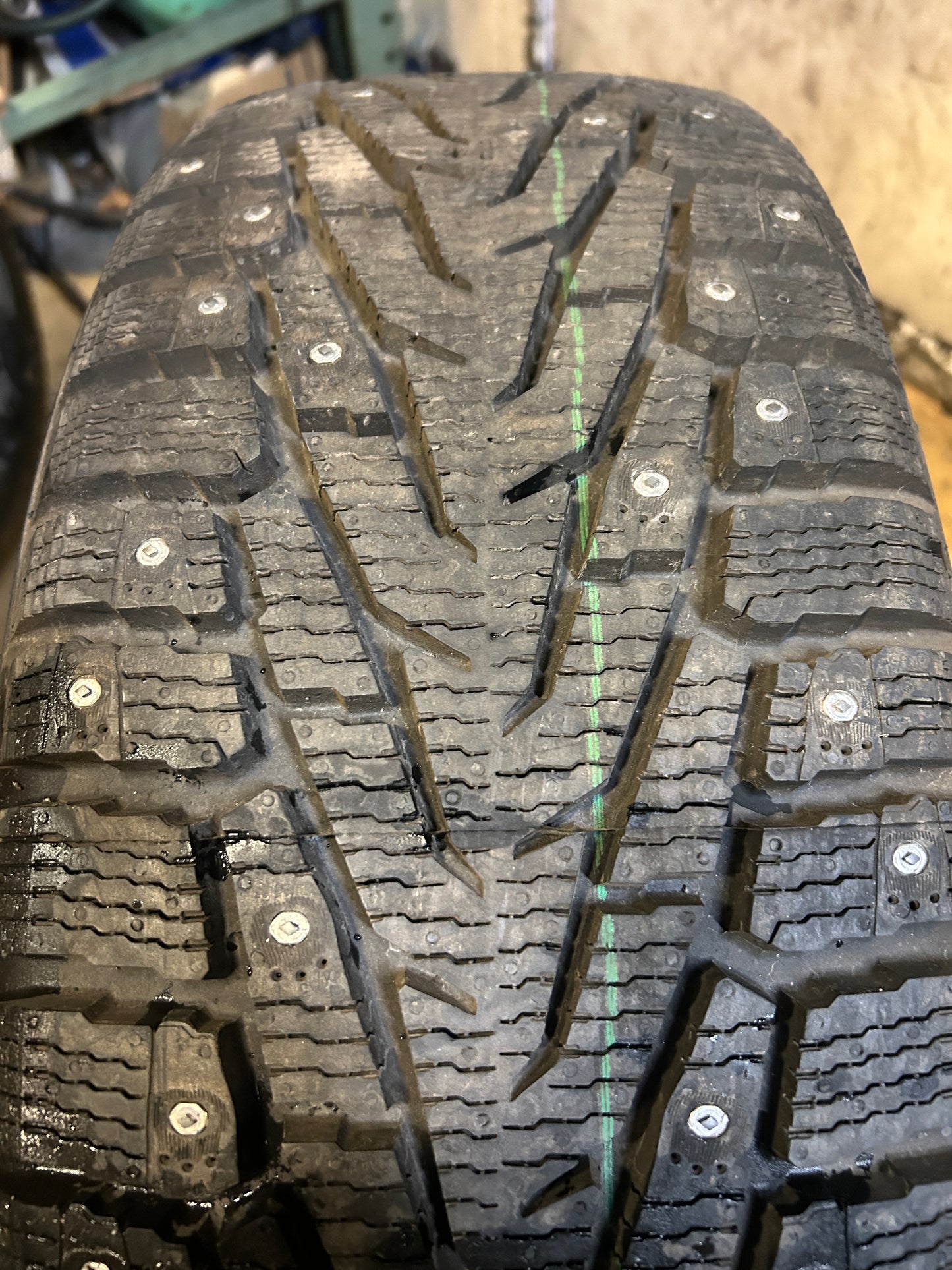 NOS NOKIAN NORDMAN 7 SUV STUDDED BSW P 235 60 18 107T XL WINTER TIRE TS32193
